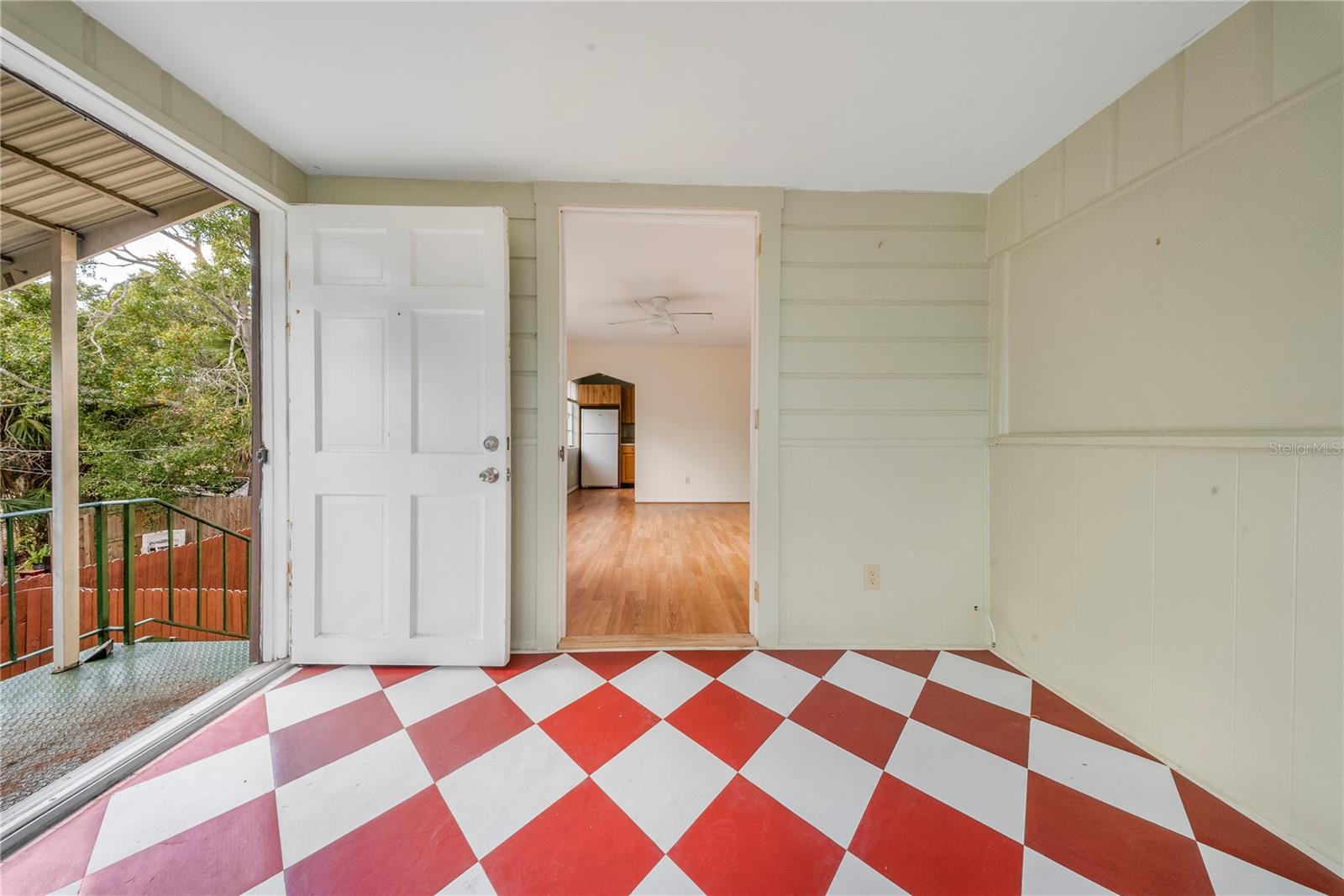 Image 46 of 65 For 517 41st Avenue S