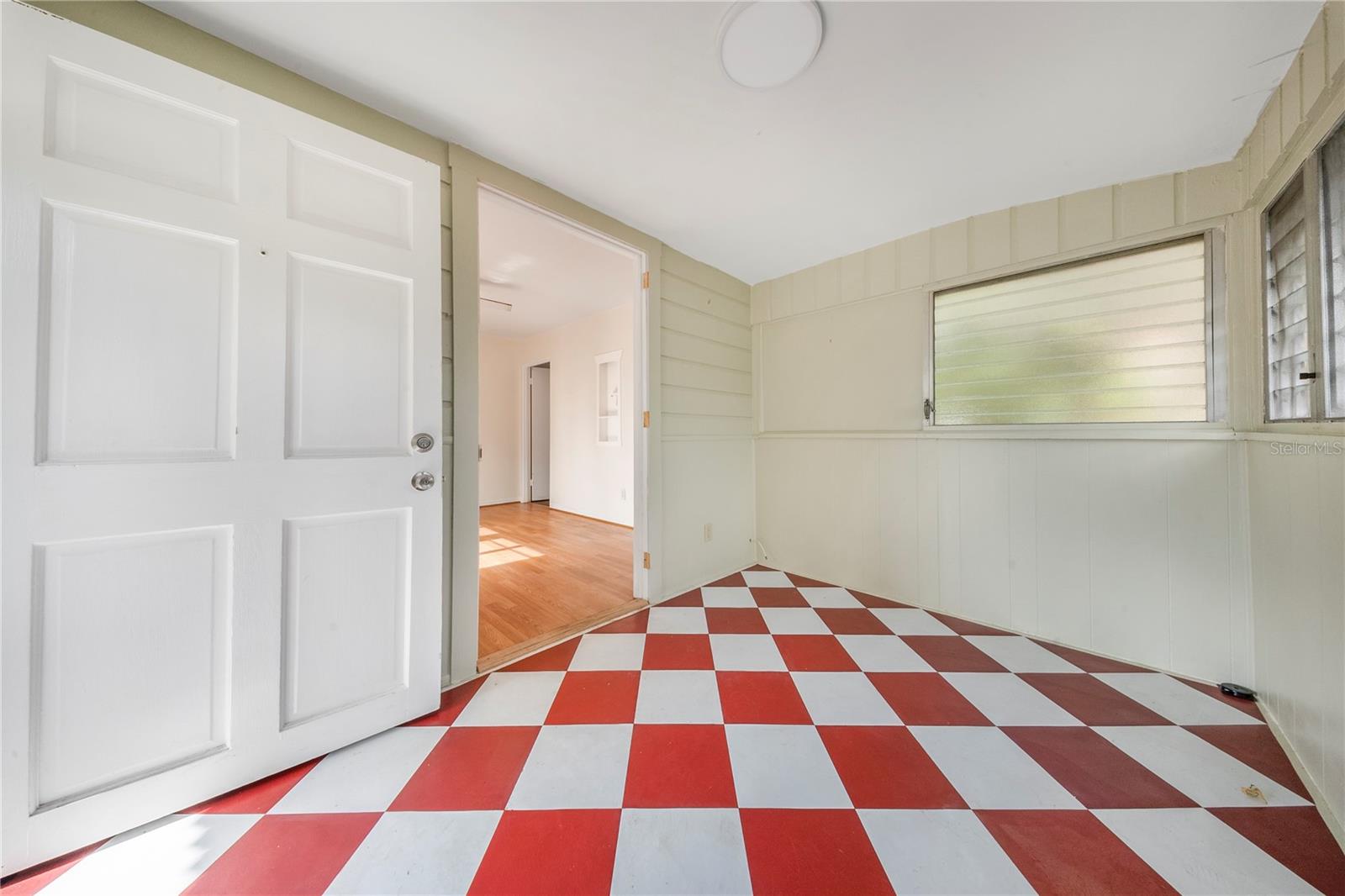 Image 47 of 65 For 517 41st Avenue S