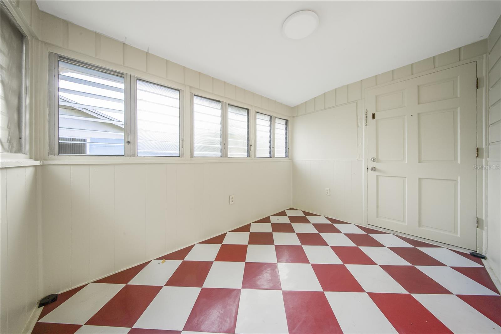 Image 50 of 65 For 517 41st Avenue S