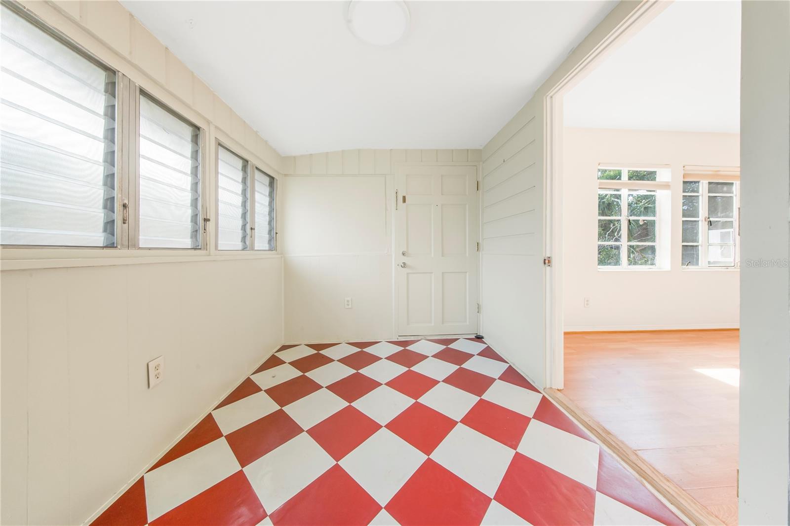 Image 51 of 65 For 517 41st Avenue S