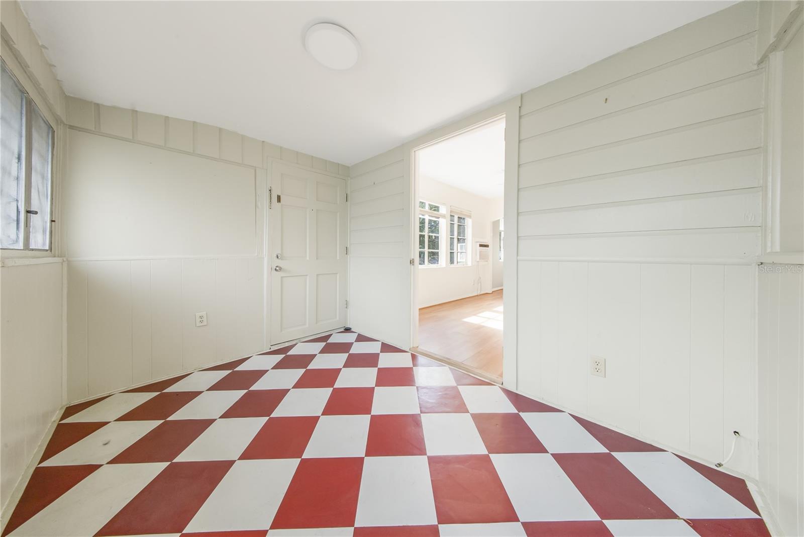 Image 52 of 65 For 517 41st Avenue S