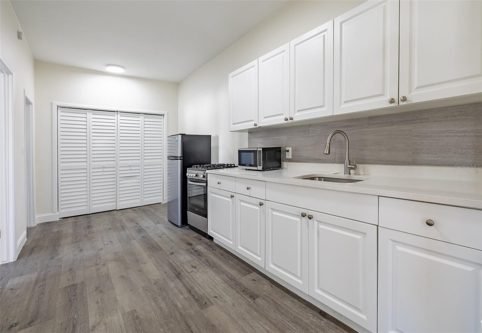 Image 16 of 27 For 218 Pinellas Avenue