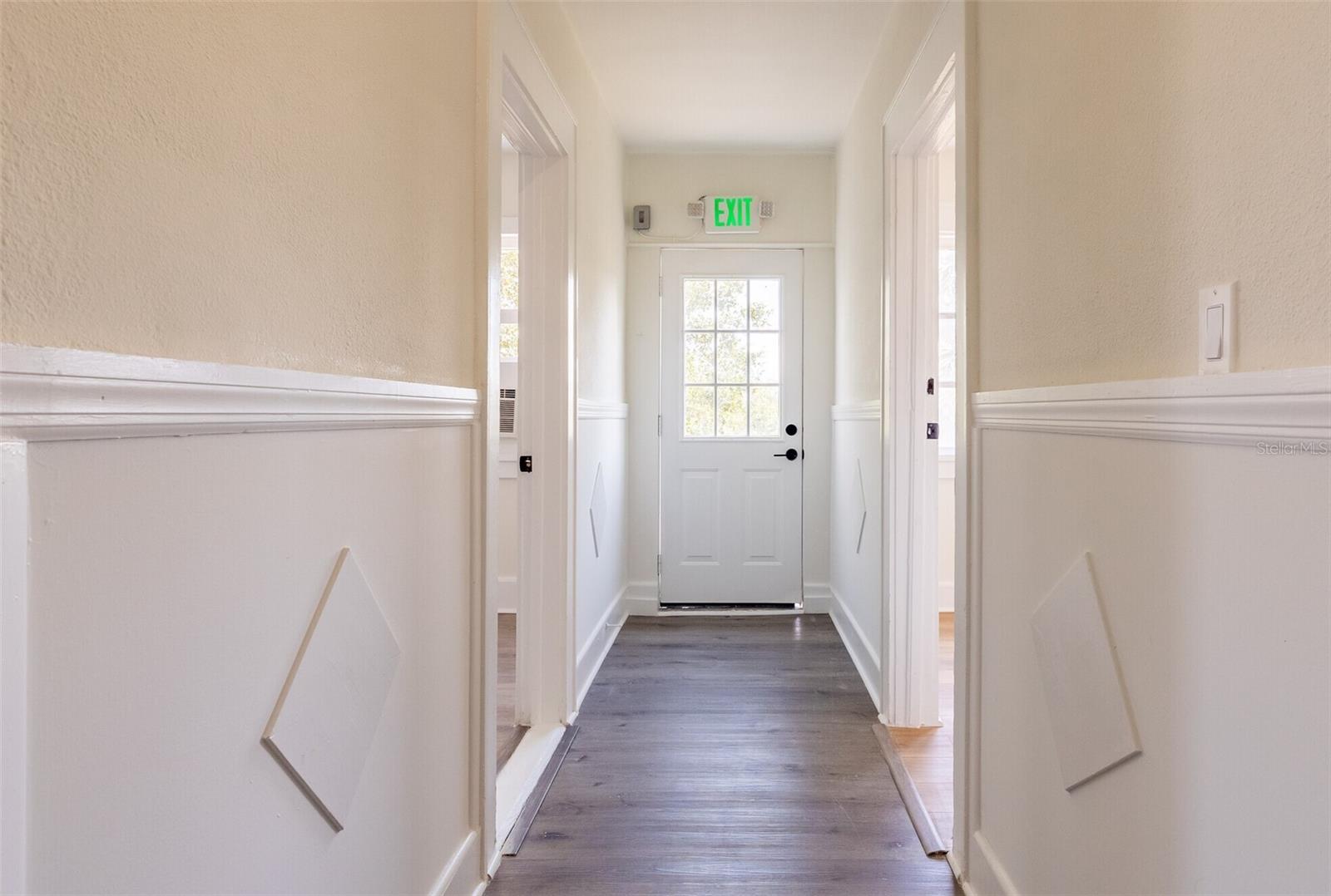 Image 9 of 27 For 218 Pinellas Avenue