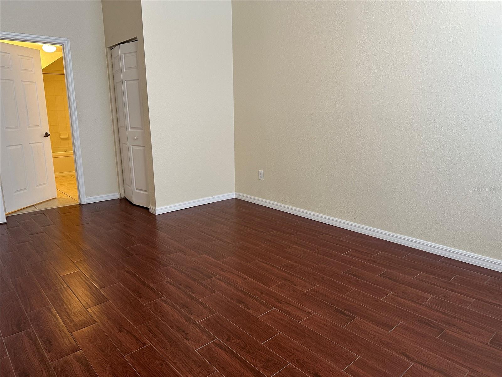 Image 4 of 13 For 4009 Venetian Bay Drive 102