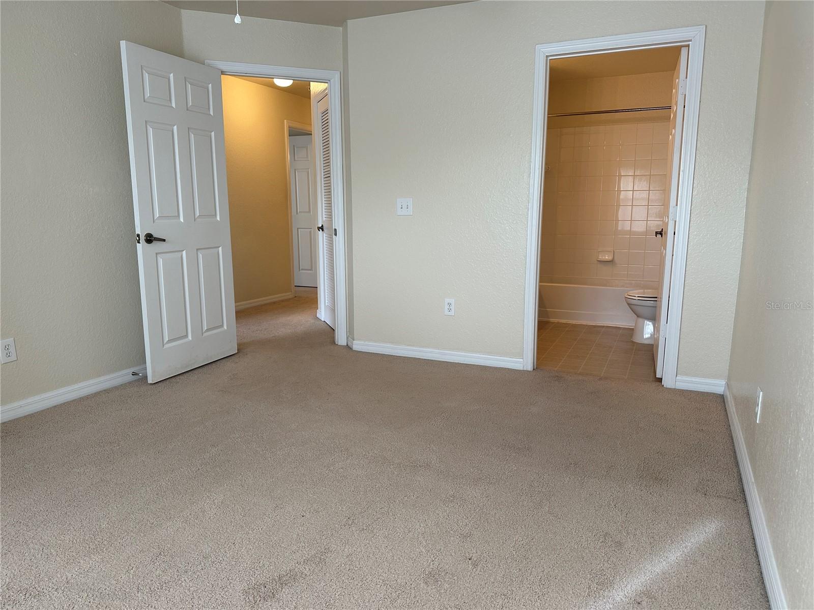 Image 9 of 13 For 4009 Venetian Bay Drive 102