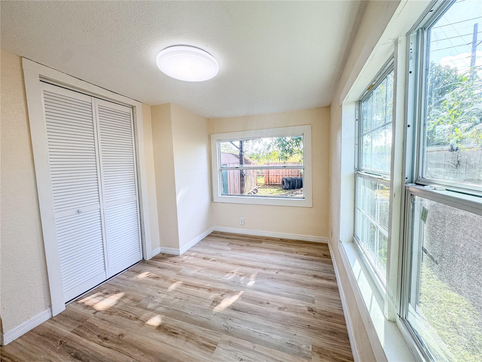 Image 17 of 24 For 2017 Hemlock Street