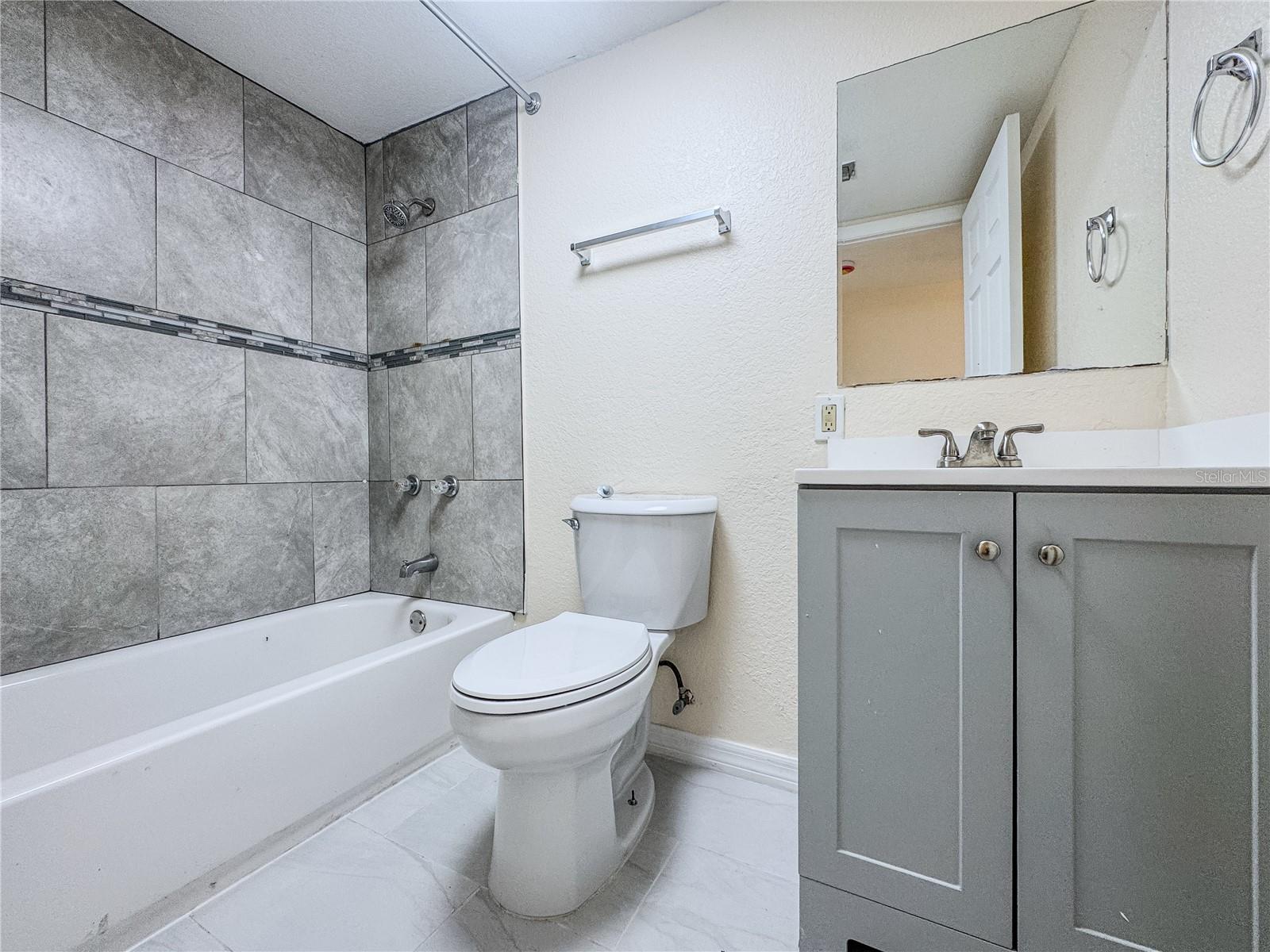 Image 18 of 24 For 2017 Hemlock Street