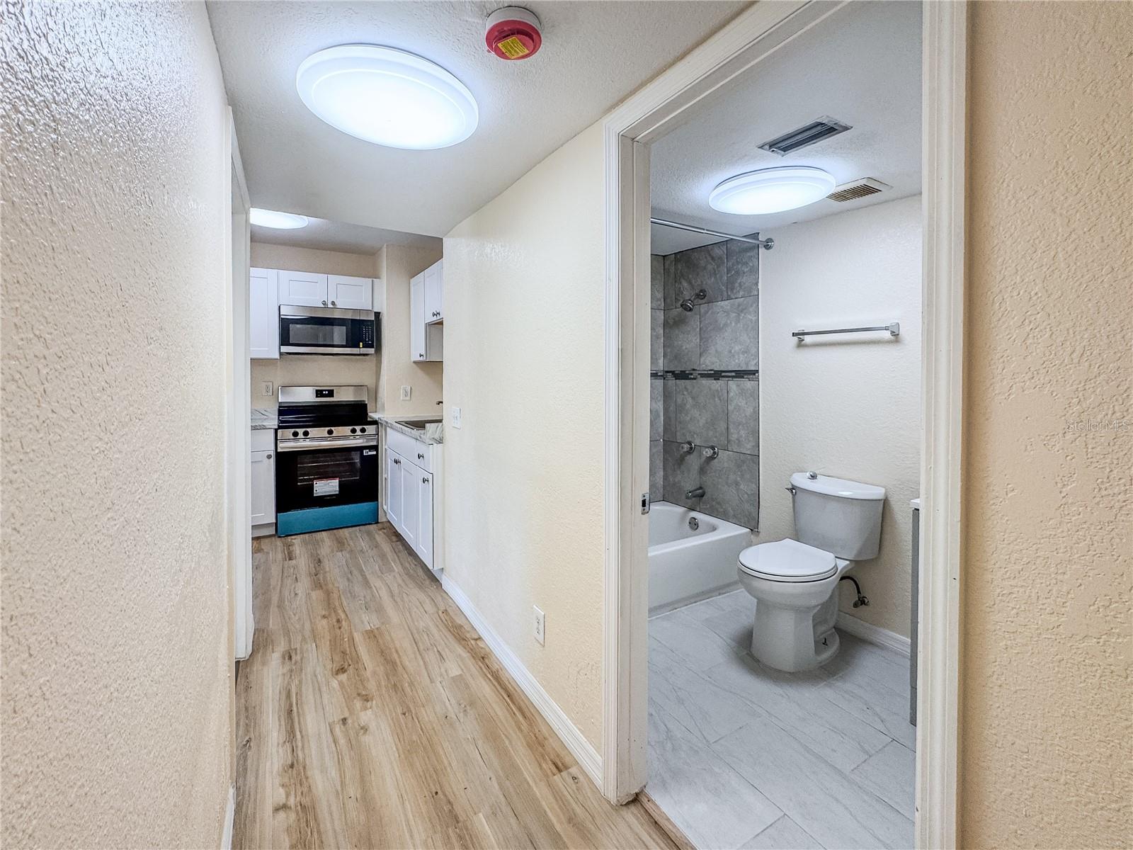 Image 19 of 24 For 2017 Hemlock Street