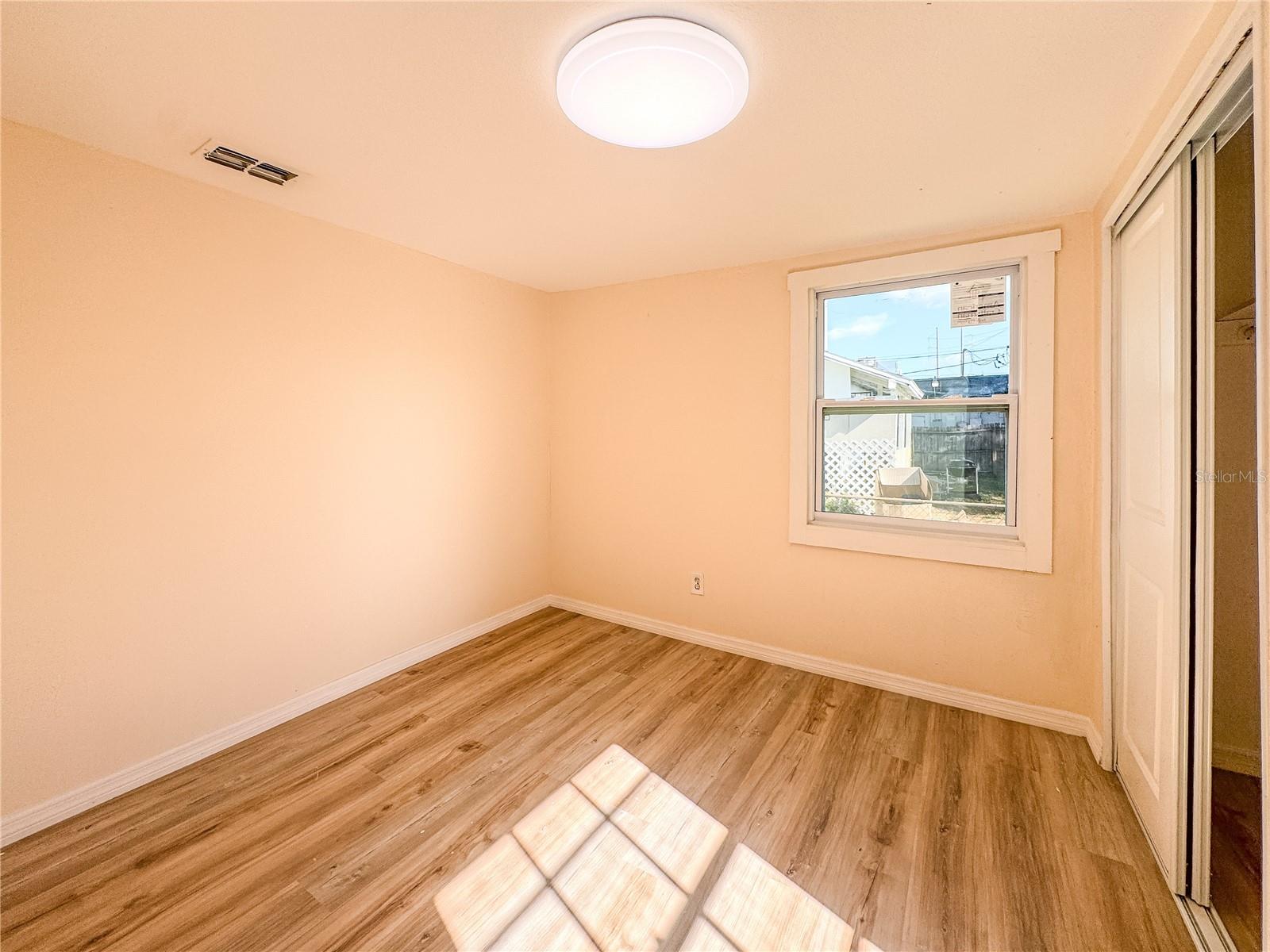 Image 22 of 24 For 2017 Hemlock Street