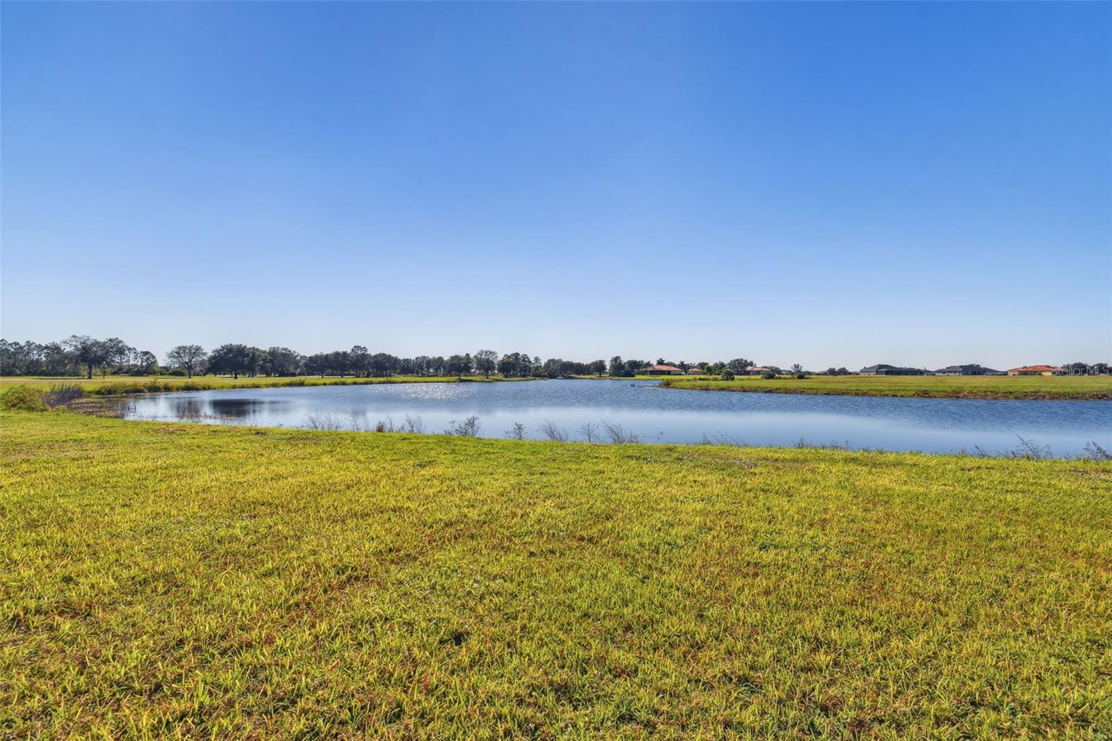 Listing photo id 27 for 5333 Lake Venice Drive