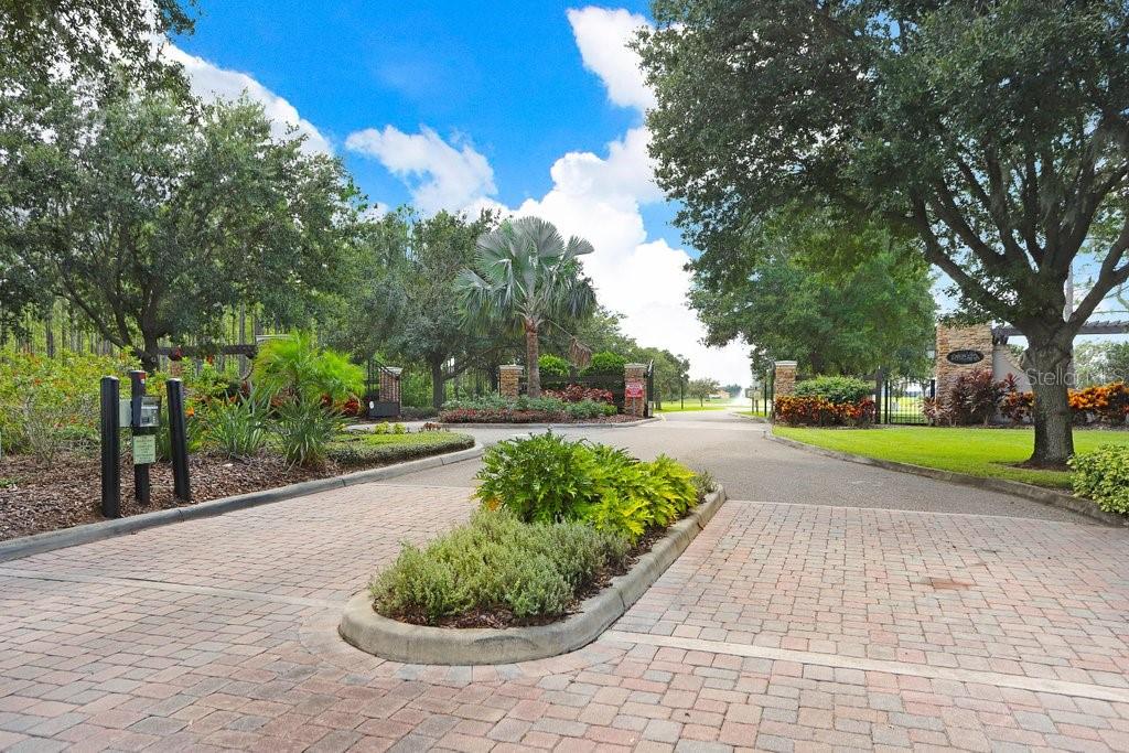 Listing photo id 33 for 5333 Lake Venice Drive