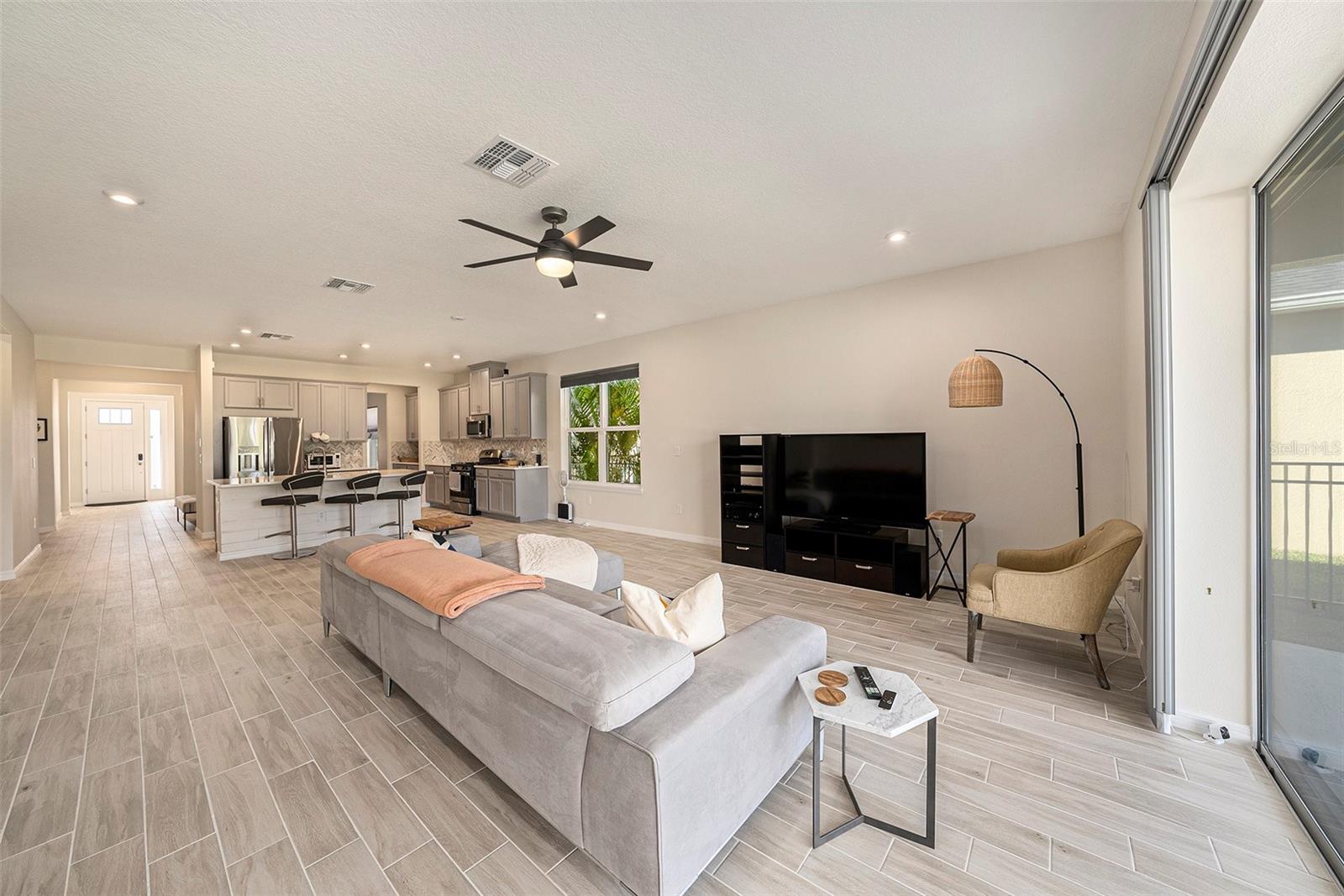 Image 6 of 41 For 33410 Castaway Loop