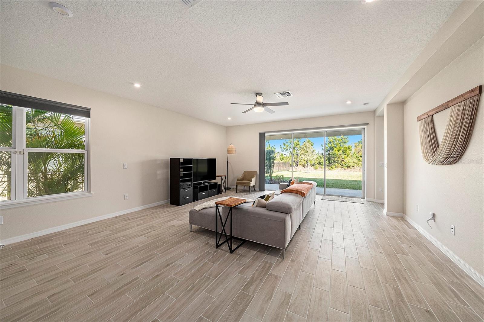 Image 7 of 41 For 33410 Castaway Loop