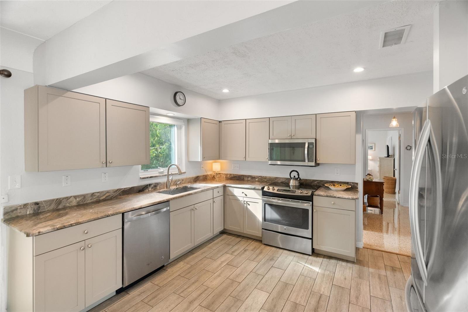 Image 11 of 36 For 4322 22nd Avenue N