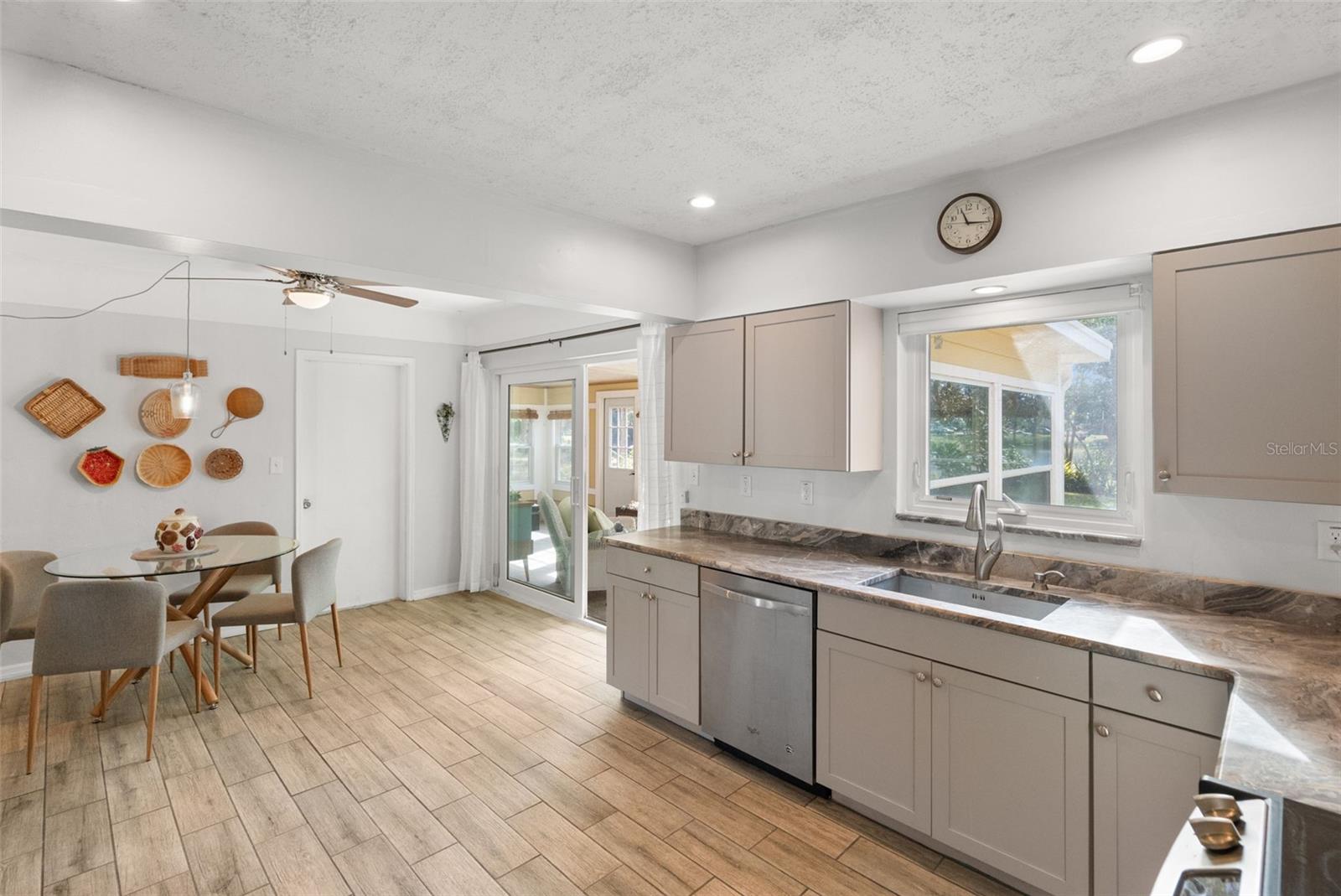 Image 12 of 36 For 4322 22nd Avenue N