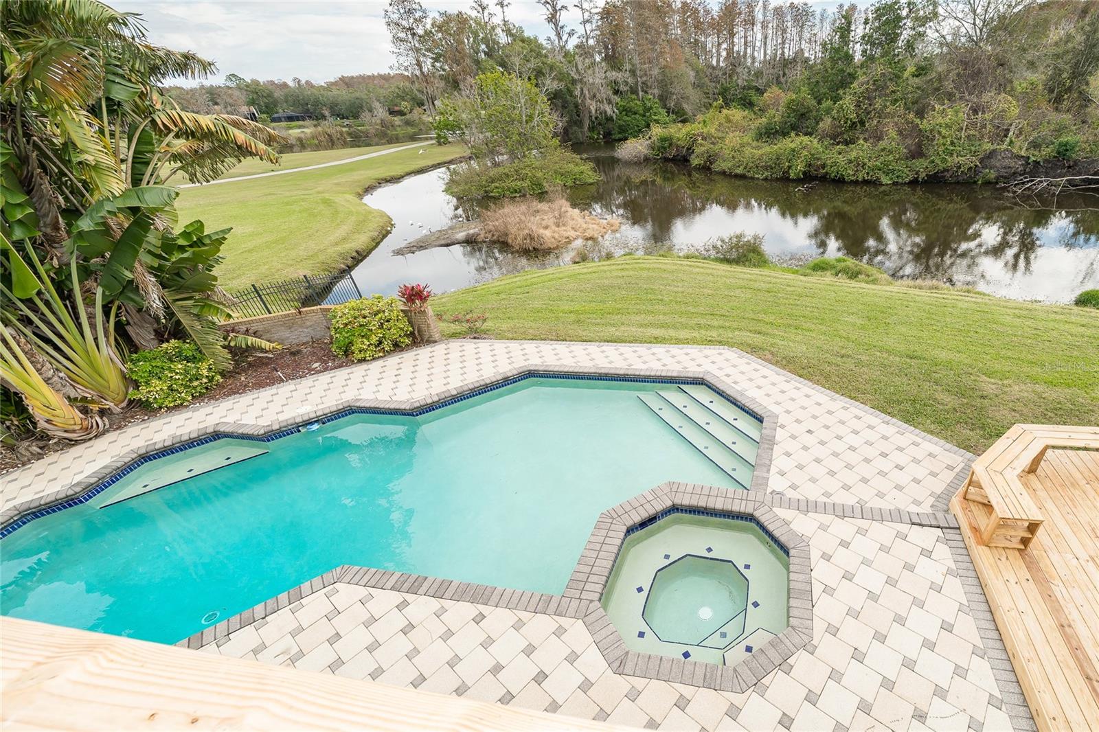 Image 25 of 88 For 4302 Carrollwood Village Drive