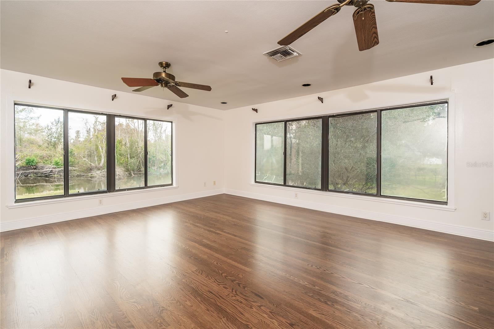 Image 33 of 88 For 4302 Carrollwood Village Drive