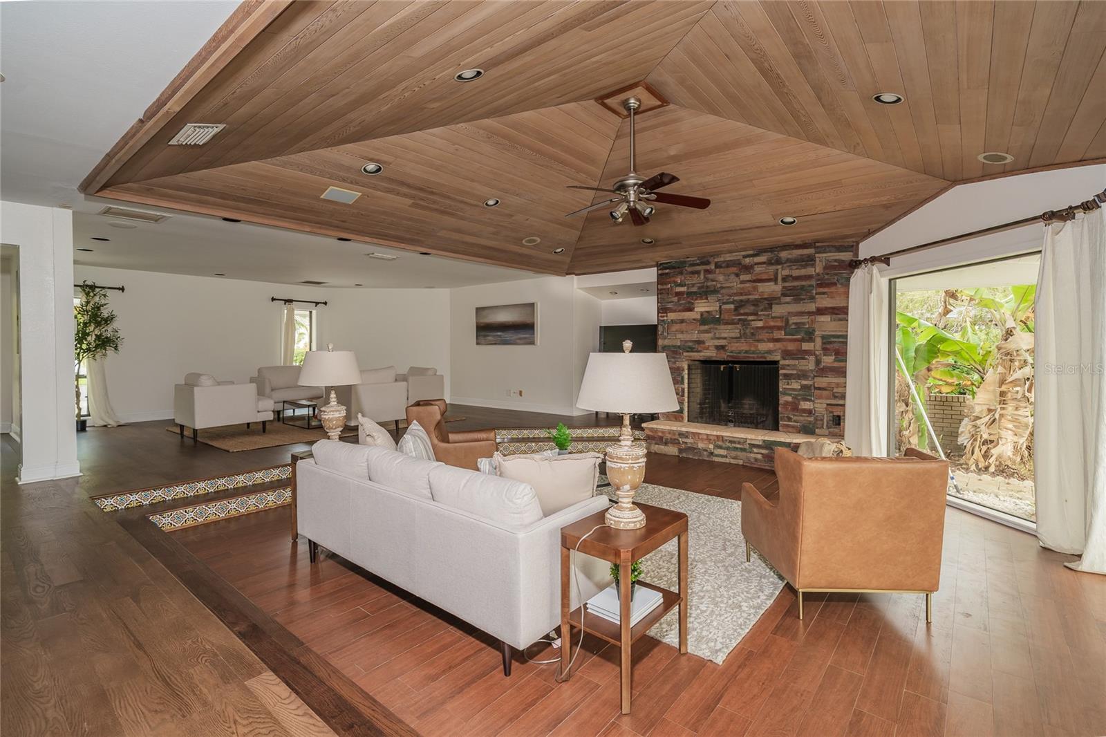 Image 9 of 88 For 4302 Carrollwood Village Drive