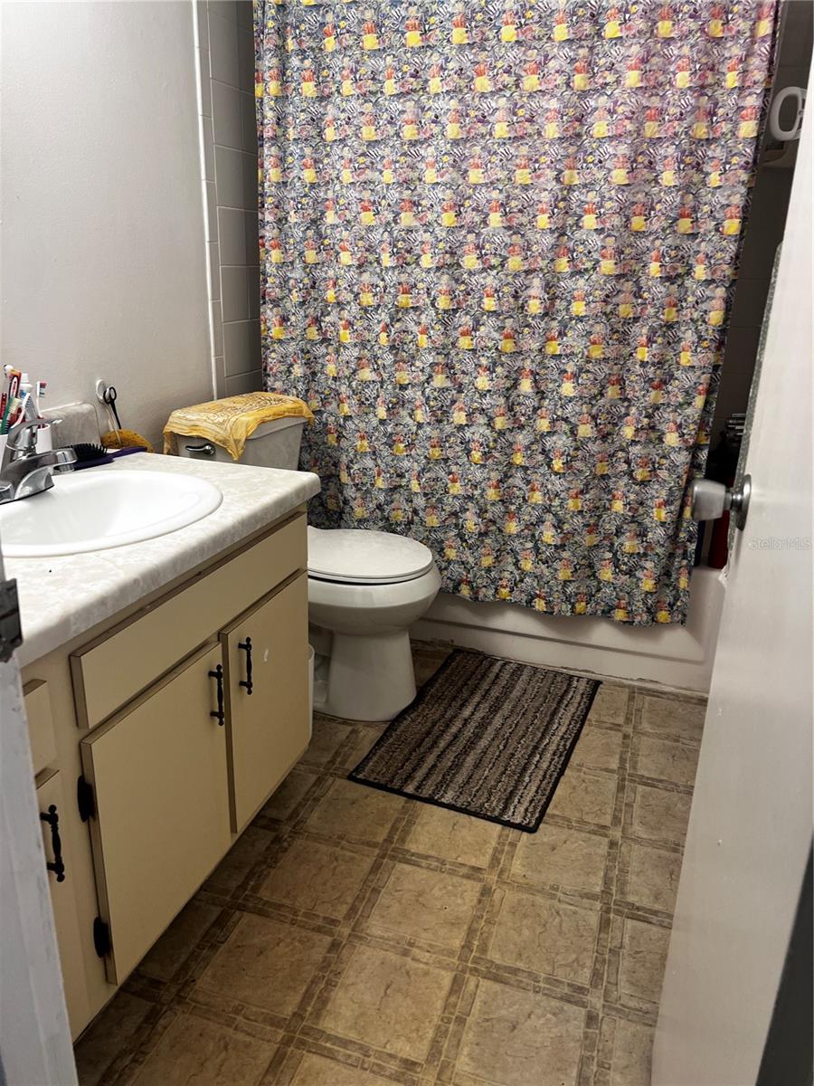 Image 5 of 16 For 6312 Newtown Circle 12b4