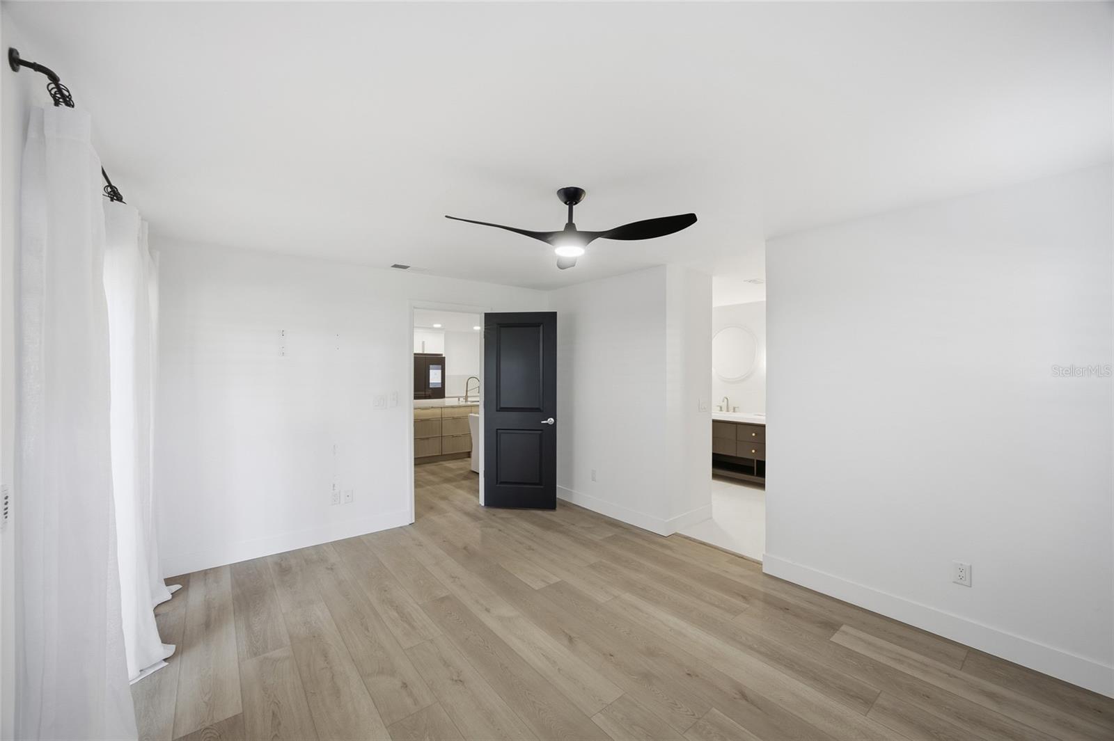 Image 13 of 30 For 13025 Village Chase Circle