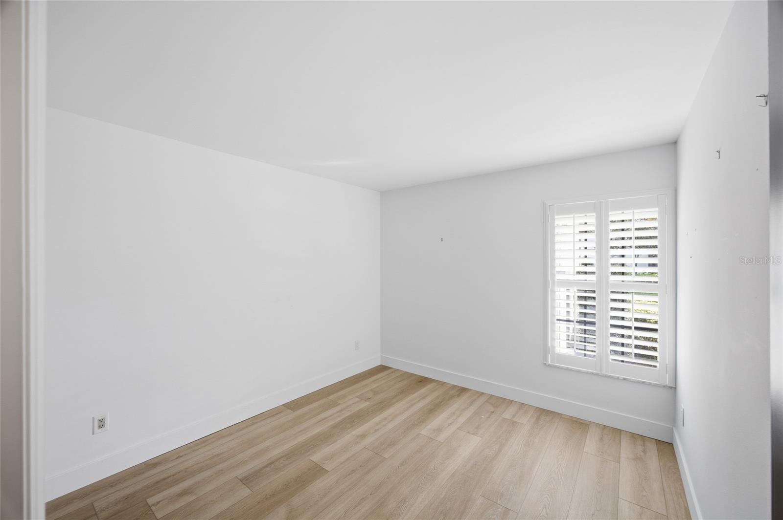 Image 20 of 30 For 13025 Village Chase Circle