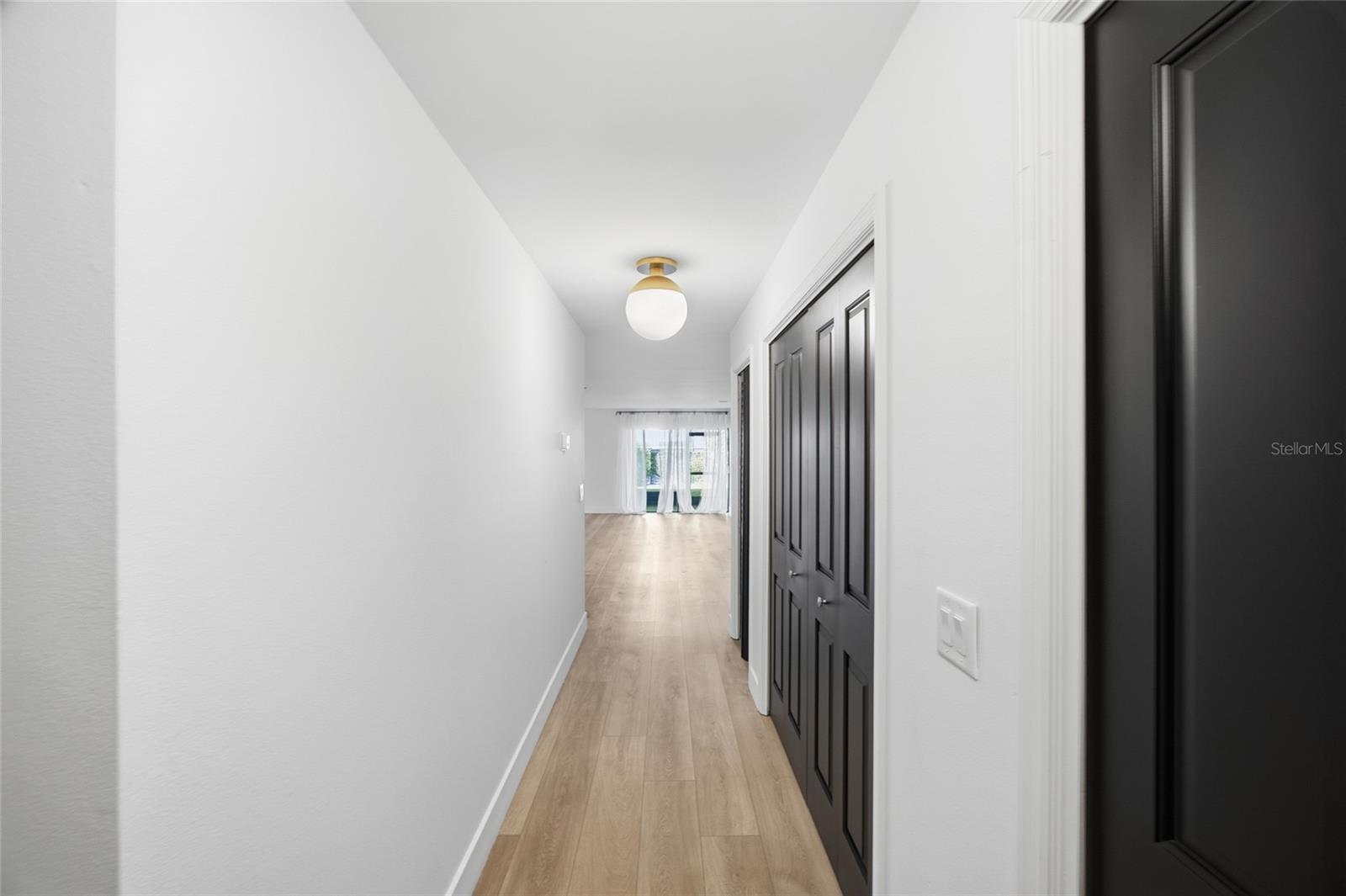 Image 4 of 30 For 13025 Village Chase Circle