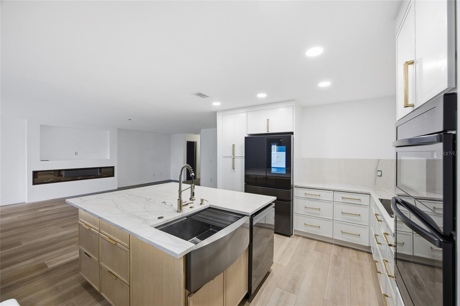 Image 8 of 30 For 13025 Village Chase Circle