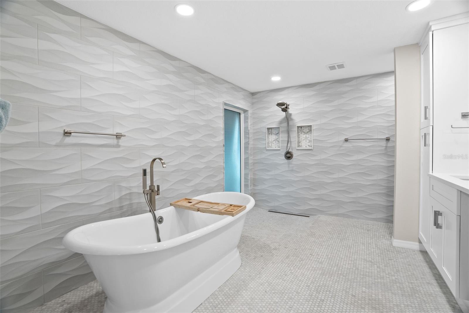 Image 60 of 91 For 5791 Westshore Drive