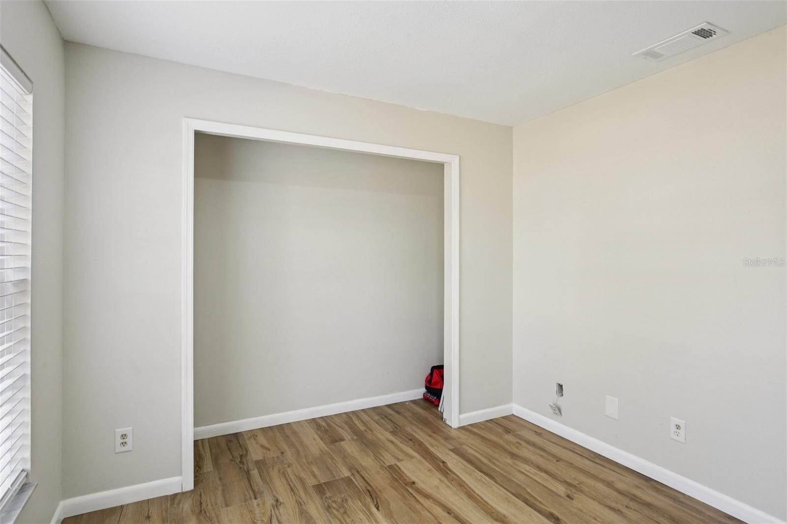 Image 21 of 43 For 3501 Reynolds Street