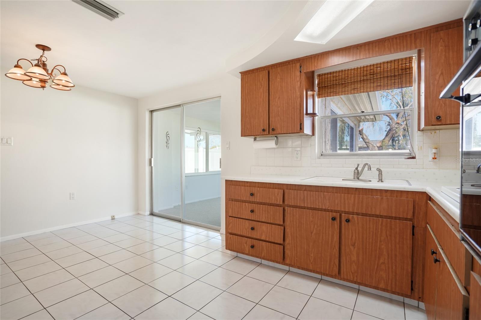 Image 12 of 39 For 4853 Manor Drive