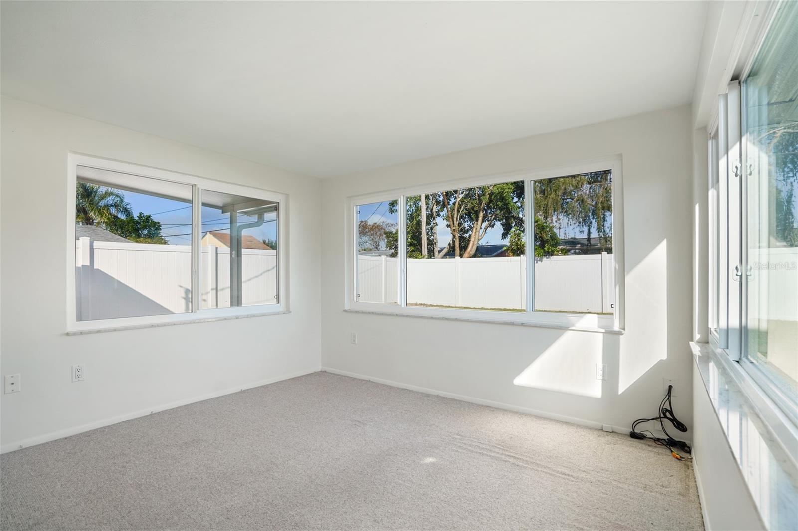 Image 16 of 39 For 4853 Manor Drive