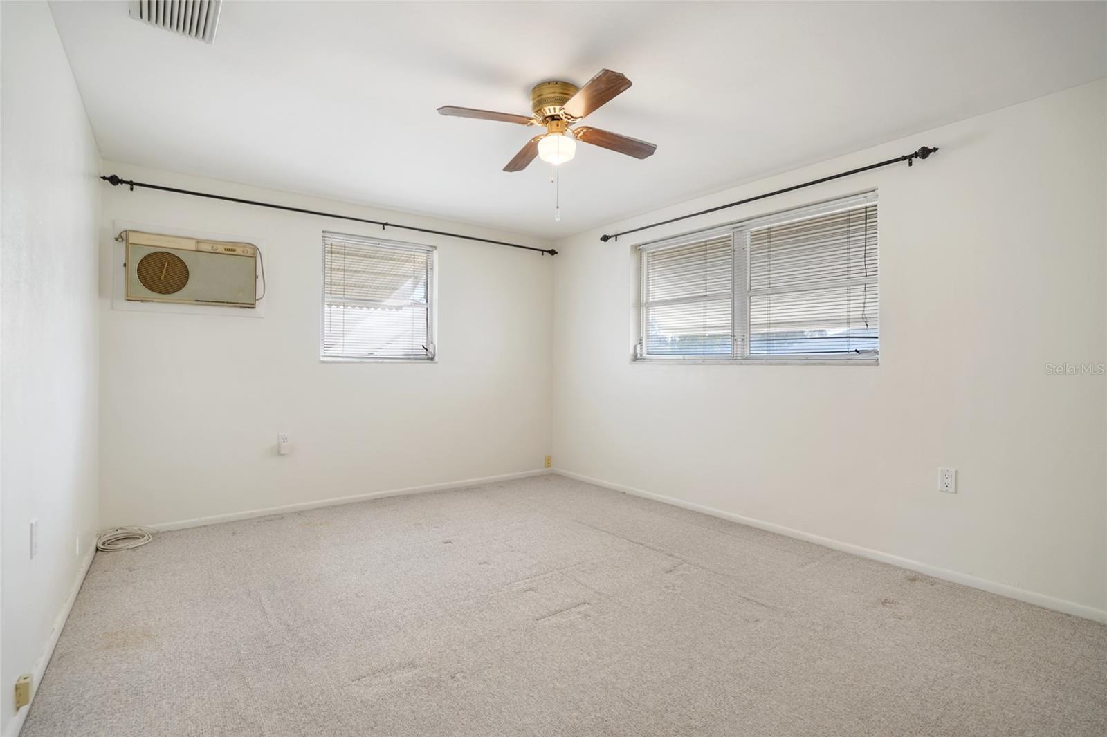 Image 22 of 39 For 4853 Manor Drive