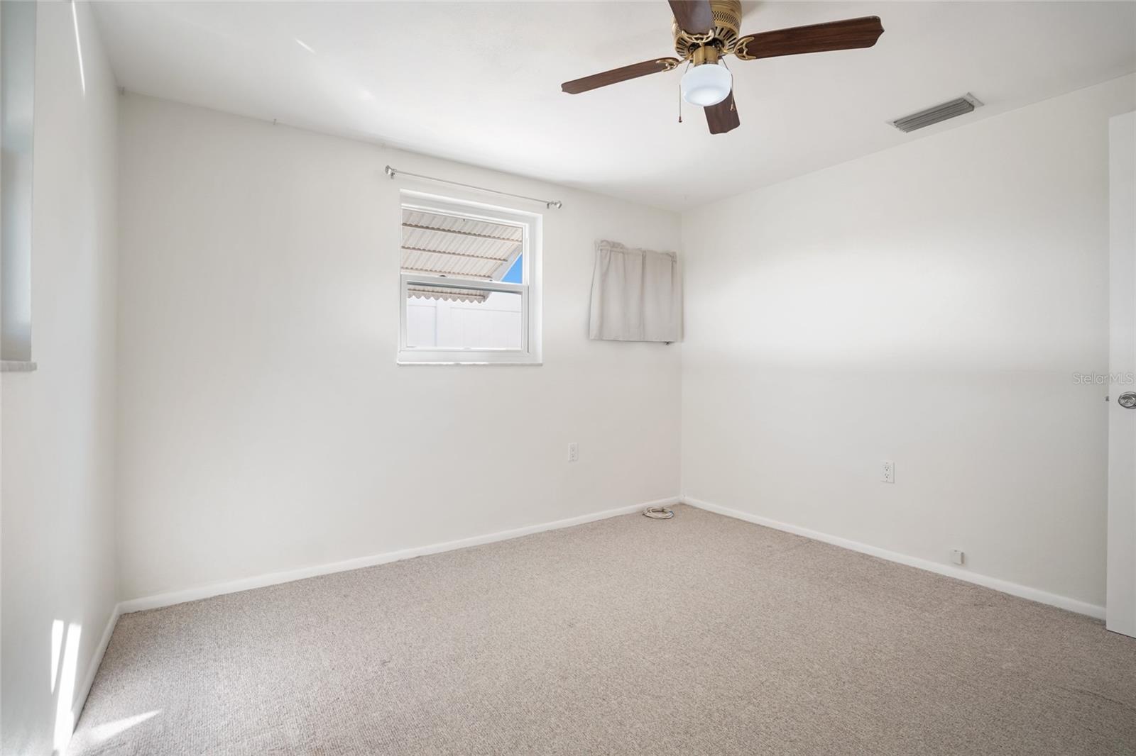 Image 25 of 39 For 4853 Manor Drive