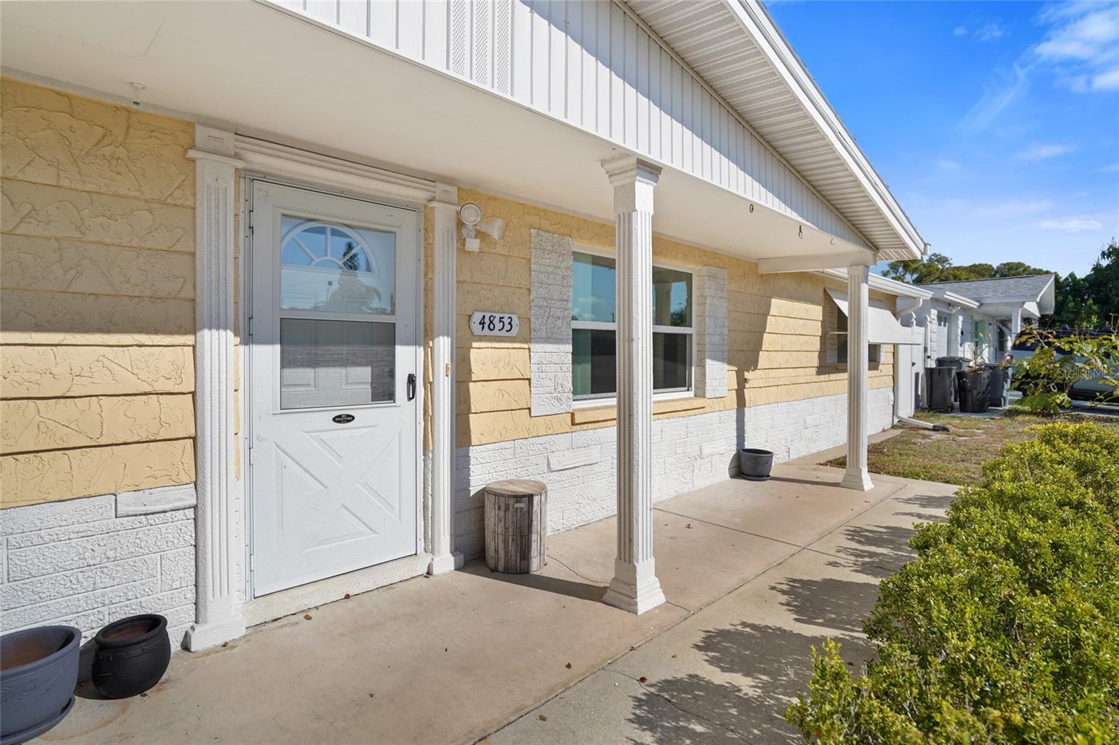 Image 4 of 39 For 4853 Manor Drive