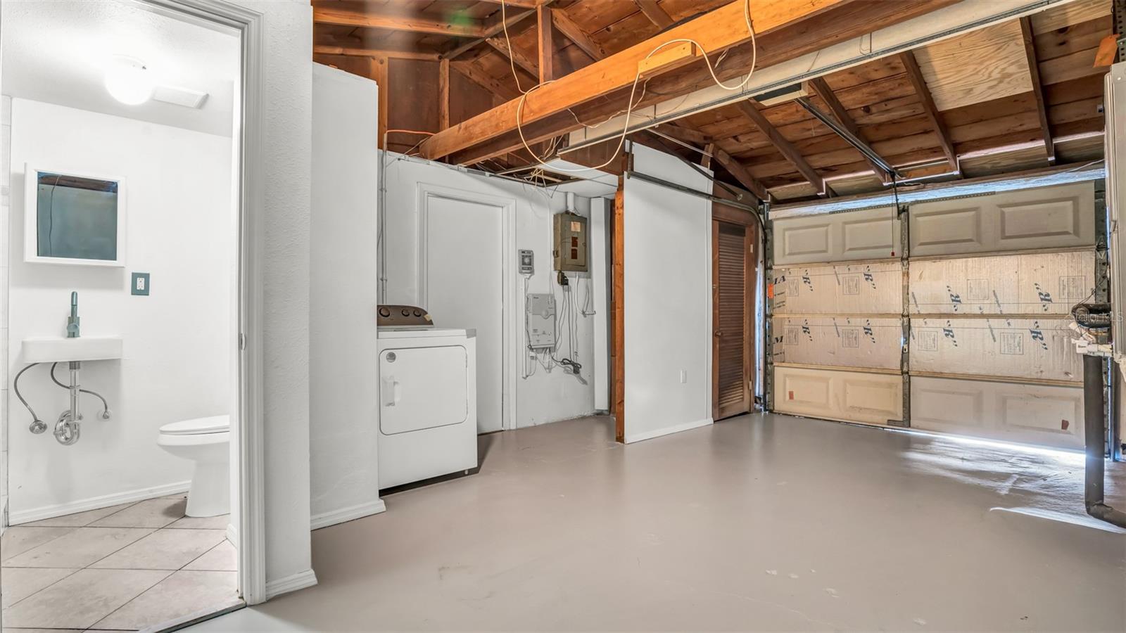 Image 21 of 29 For 7124 Parrot Drive