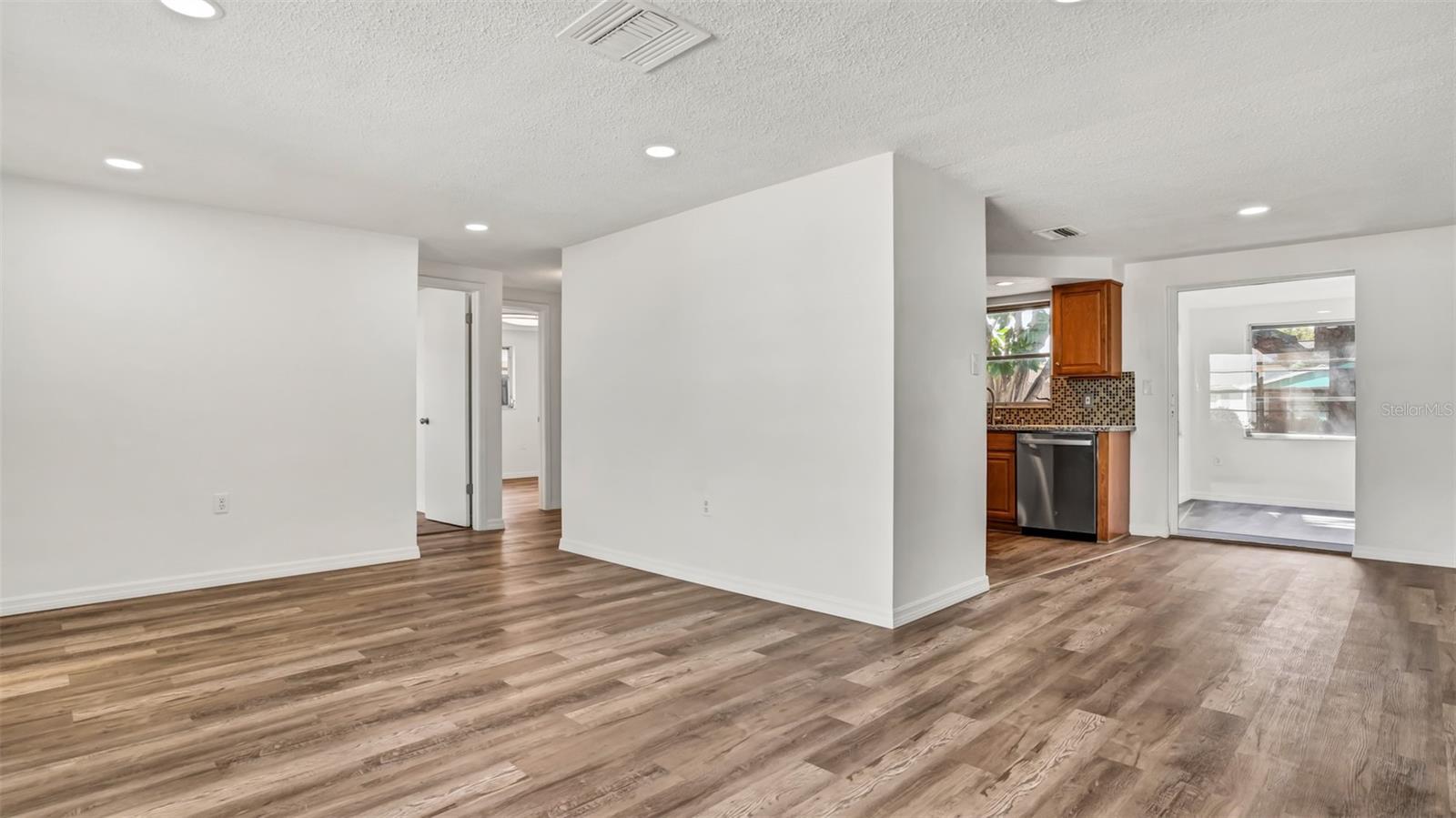 Image 5 of 29 For 7124 Parrot Drive