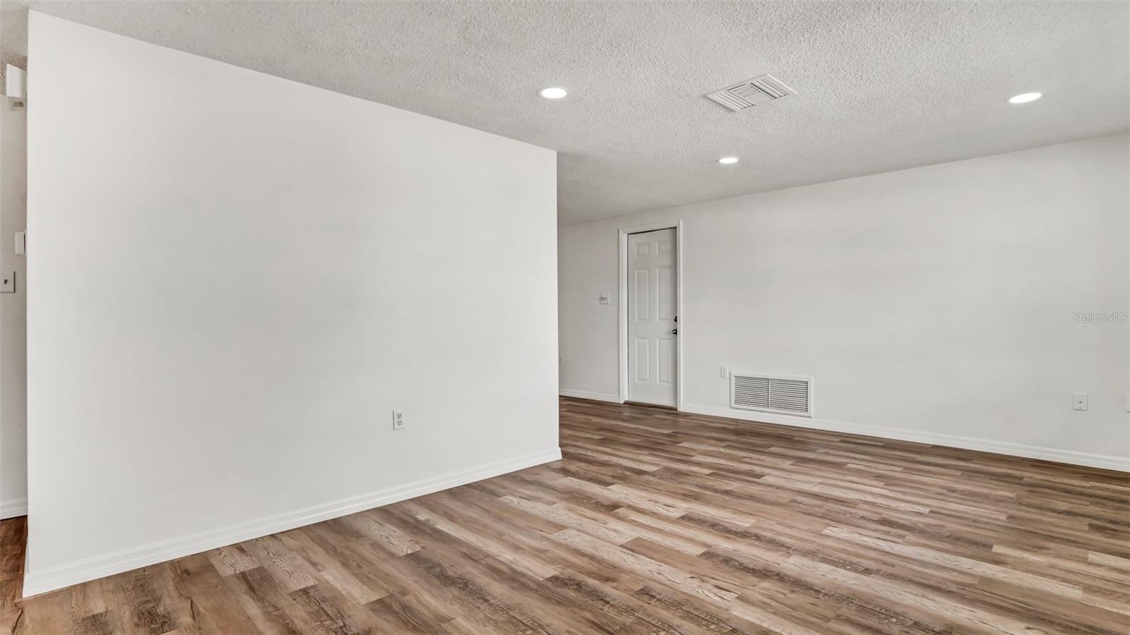 Image 6 of 29 For 7124 Parrot Drive