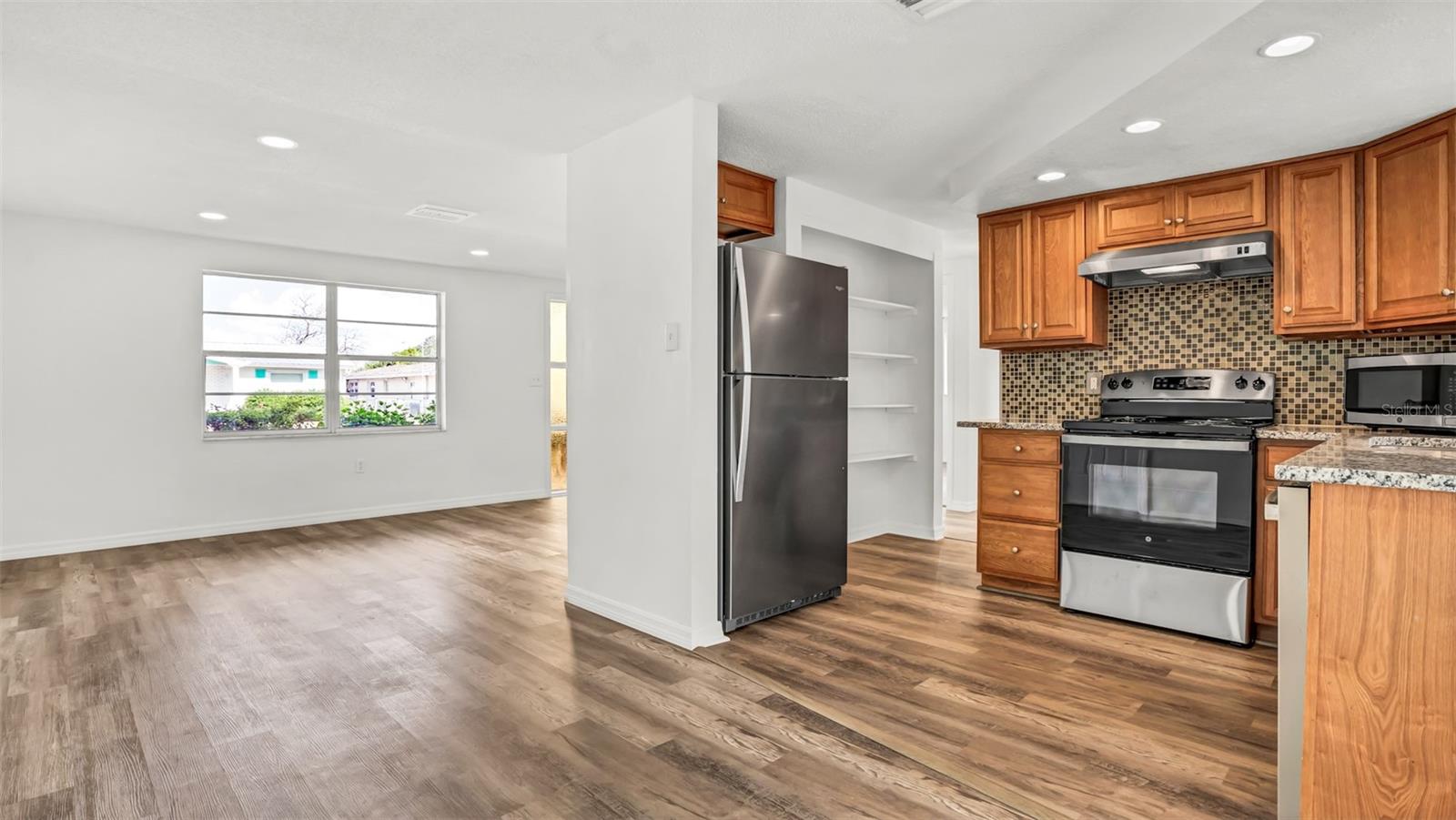 Image 7 of 29 For 7124 Parrot Drive