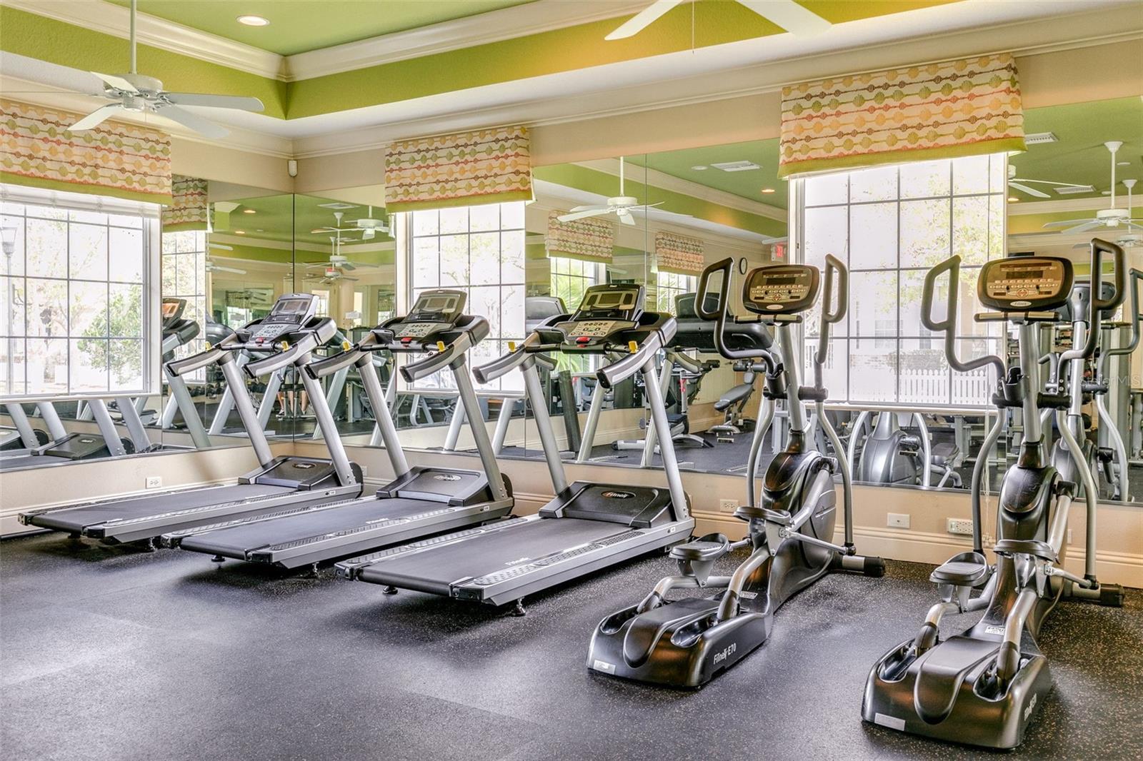 Image 39 of 63 For 11109 Great Neck Road