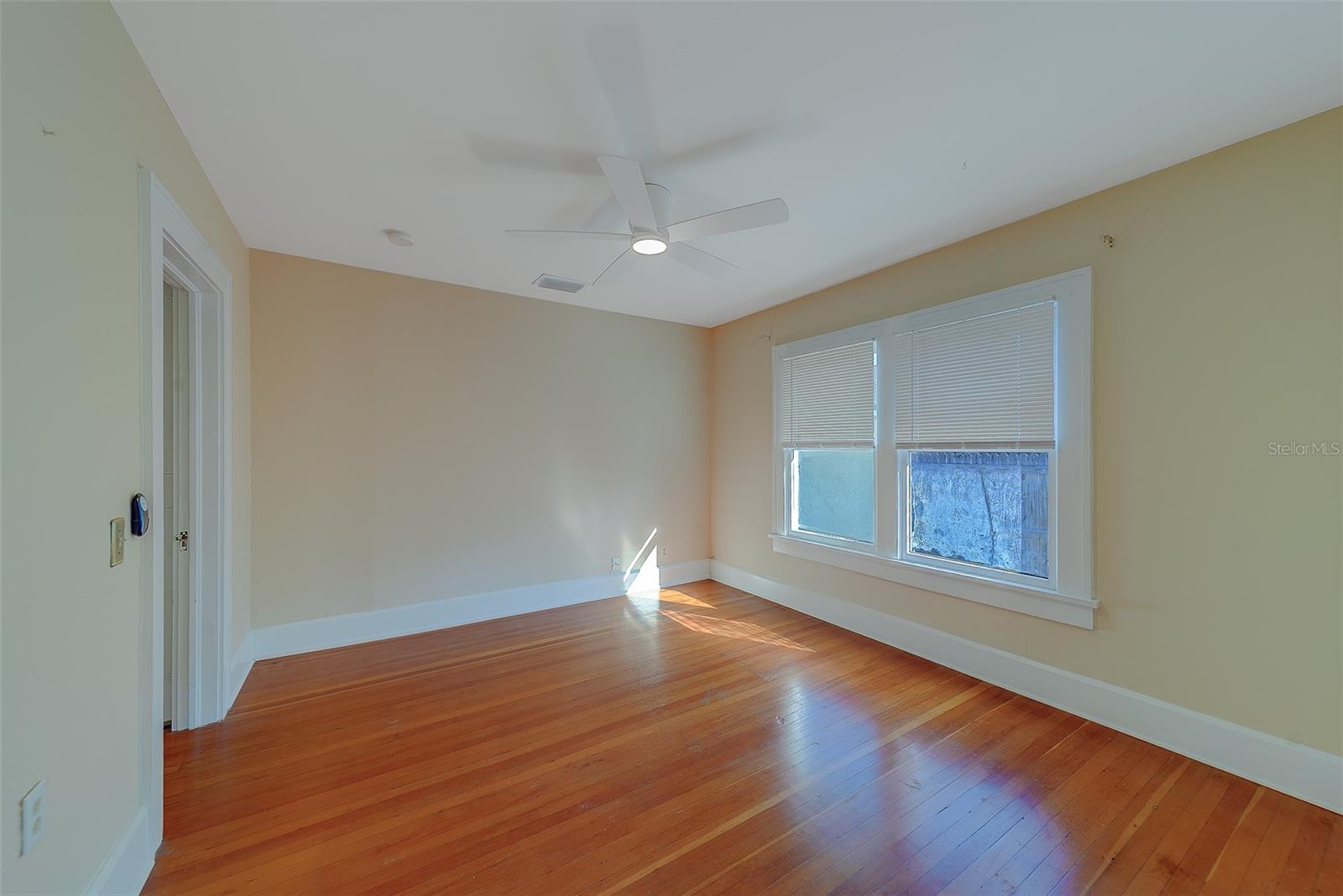 Image 18 of 62 For 4642 7th Avenue N