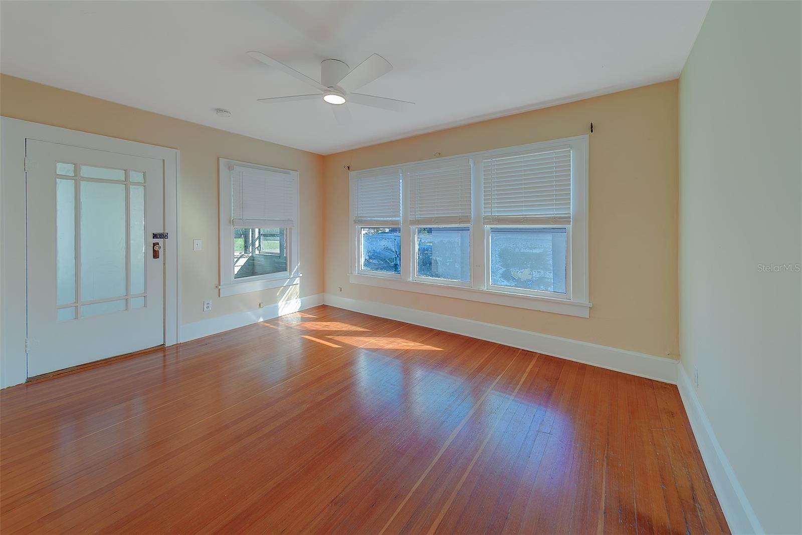 Image 25 of 62 For 4642 7th Avenue N