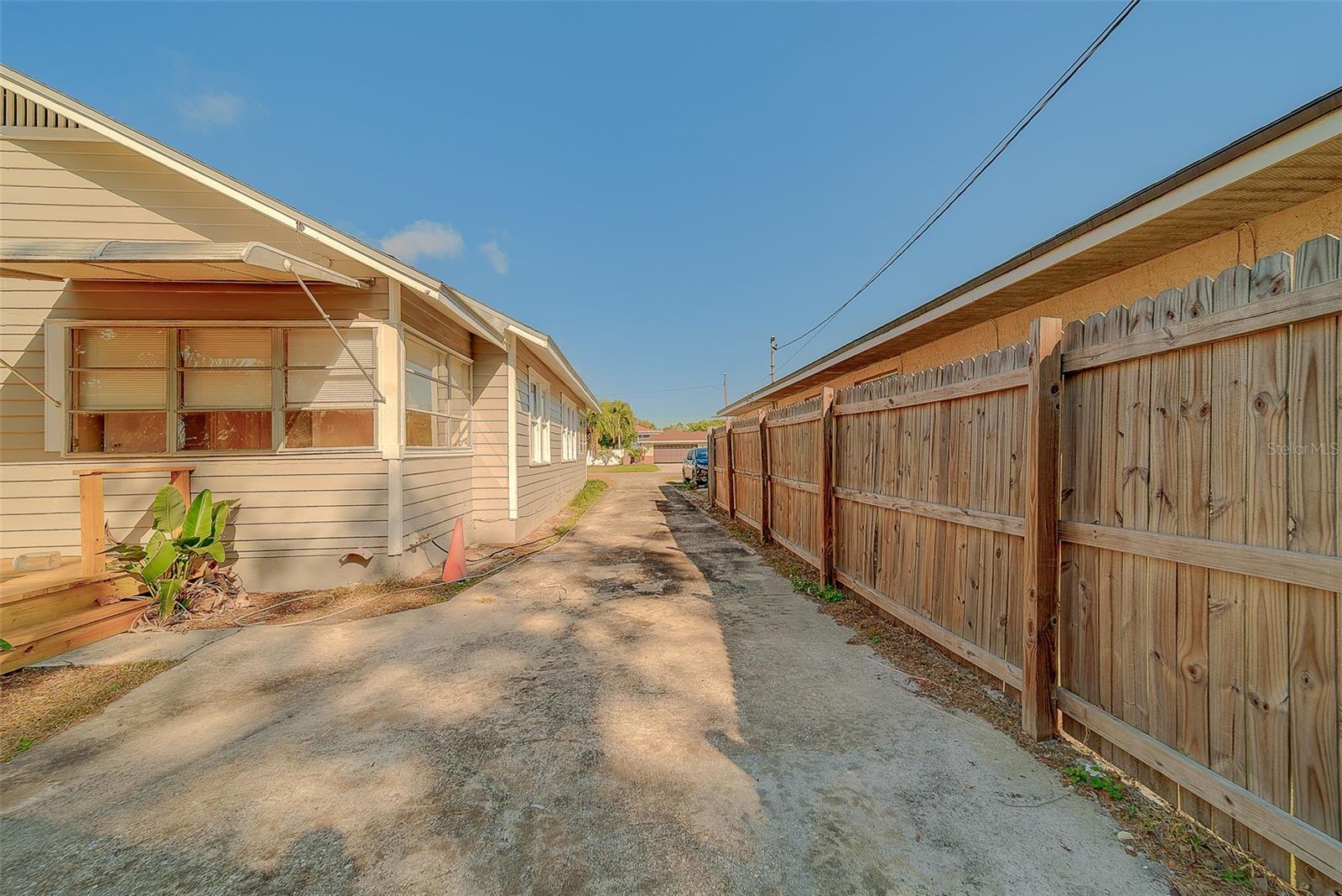 Image 44 of 62 For 4642 7th Avenue N