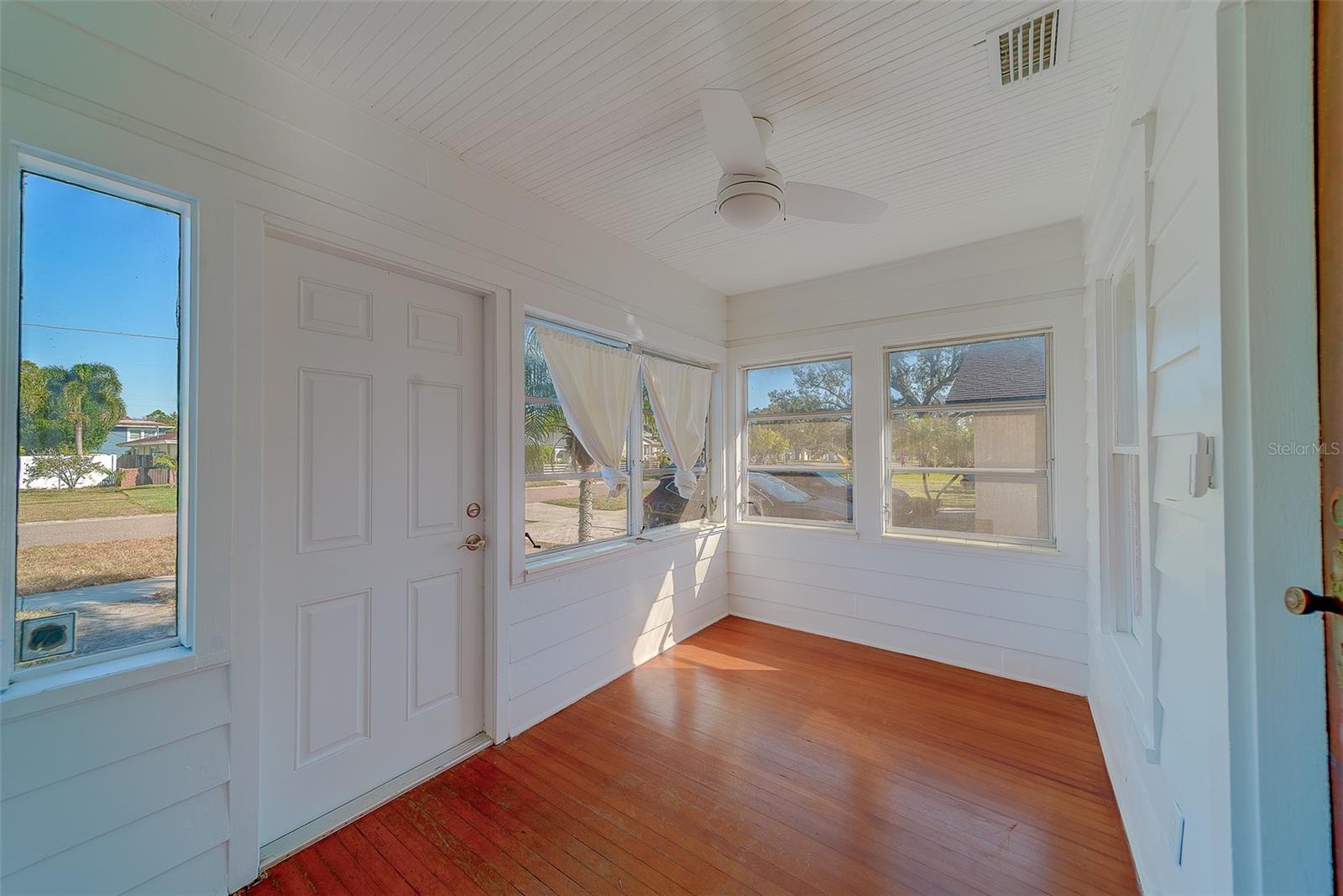 Image 8 of 62 For 4642 7th Avenue N