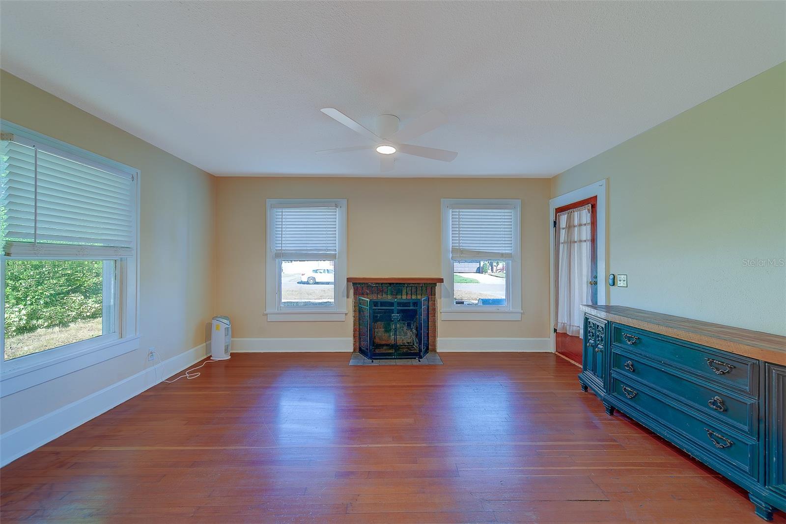 Image 9 of 62 For 4642 7th Avenue N