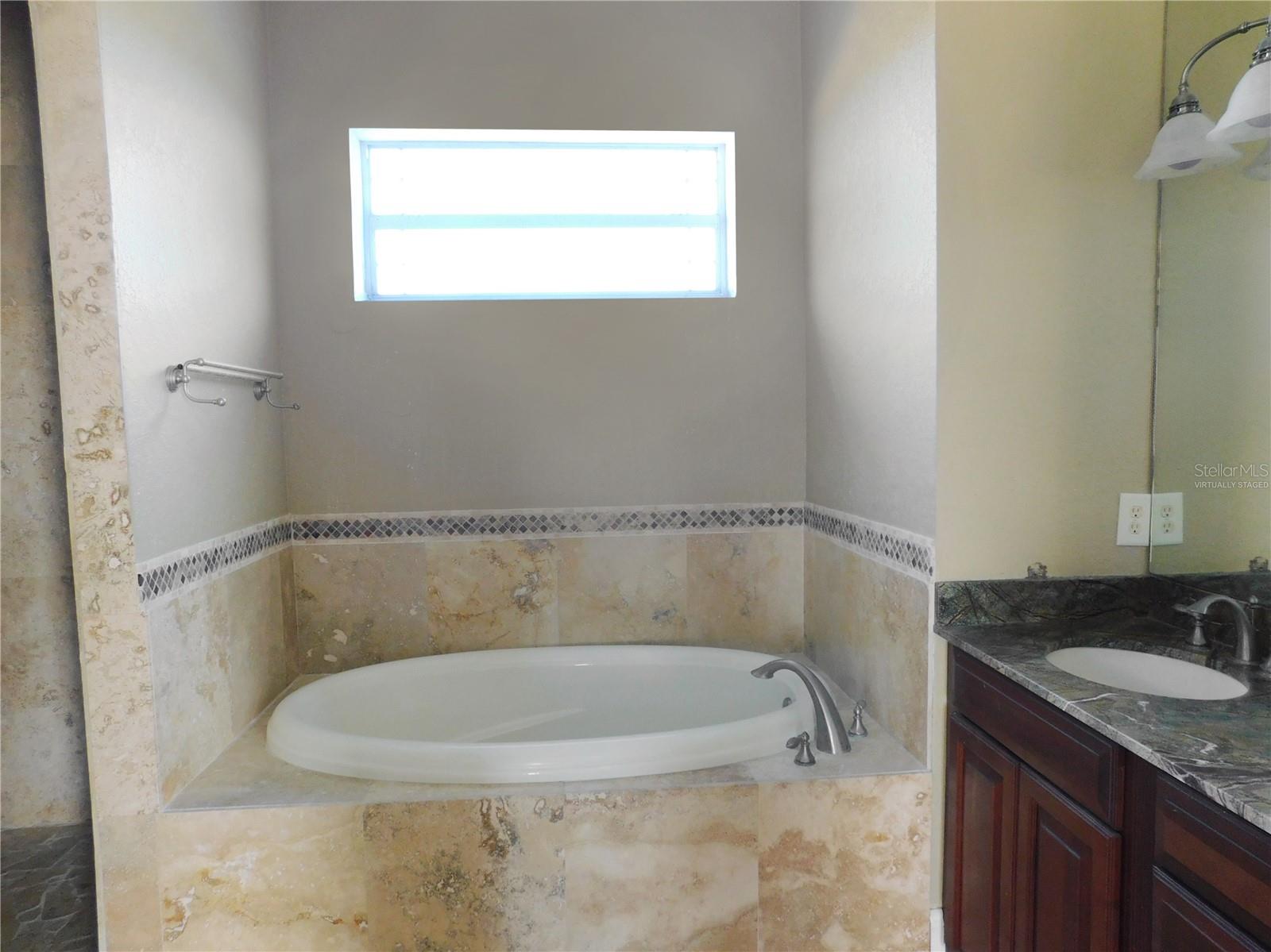 Image 32 of 36 For 935 Bayshore Drive