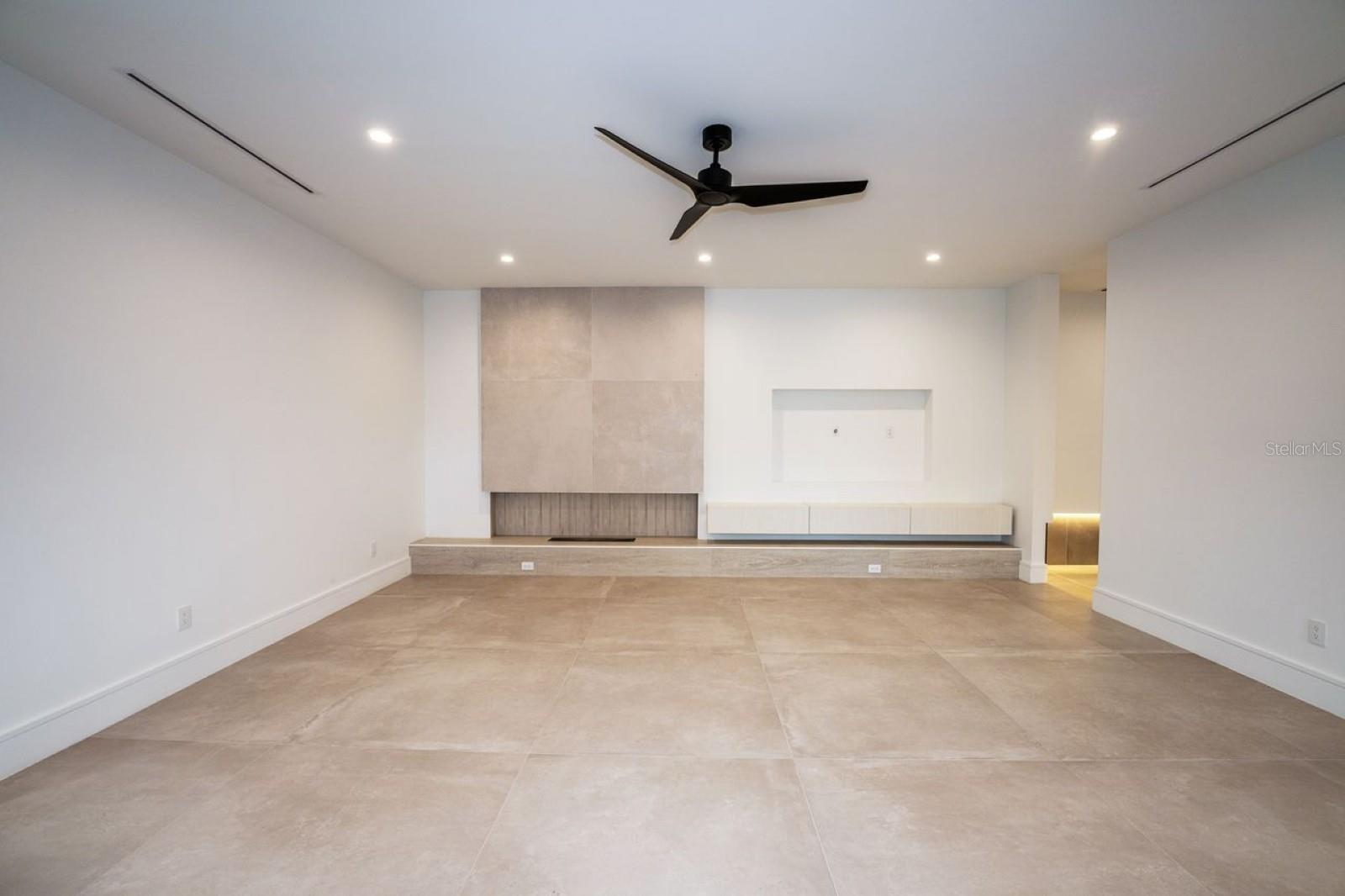 Image 16 of 83 For 3010 Trilby Avenue