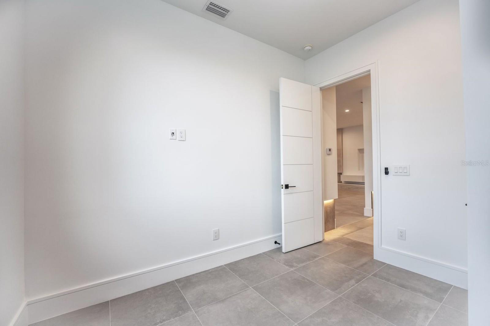 Image 38 of 83 For 3010 Trilby Avenue