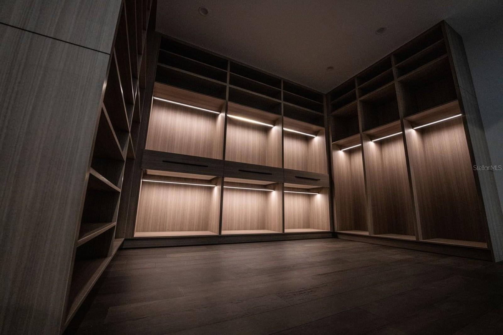 Image 49 of 83 For 3010 Trilby Avenue