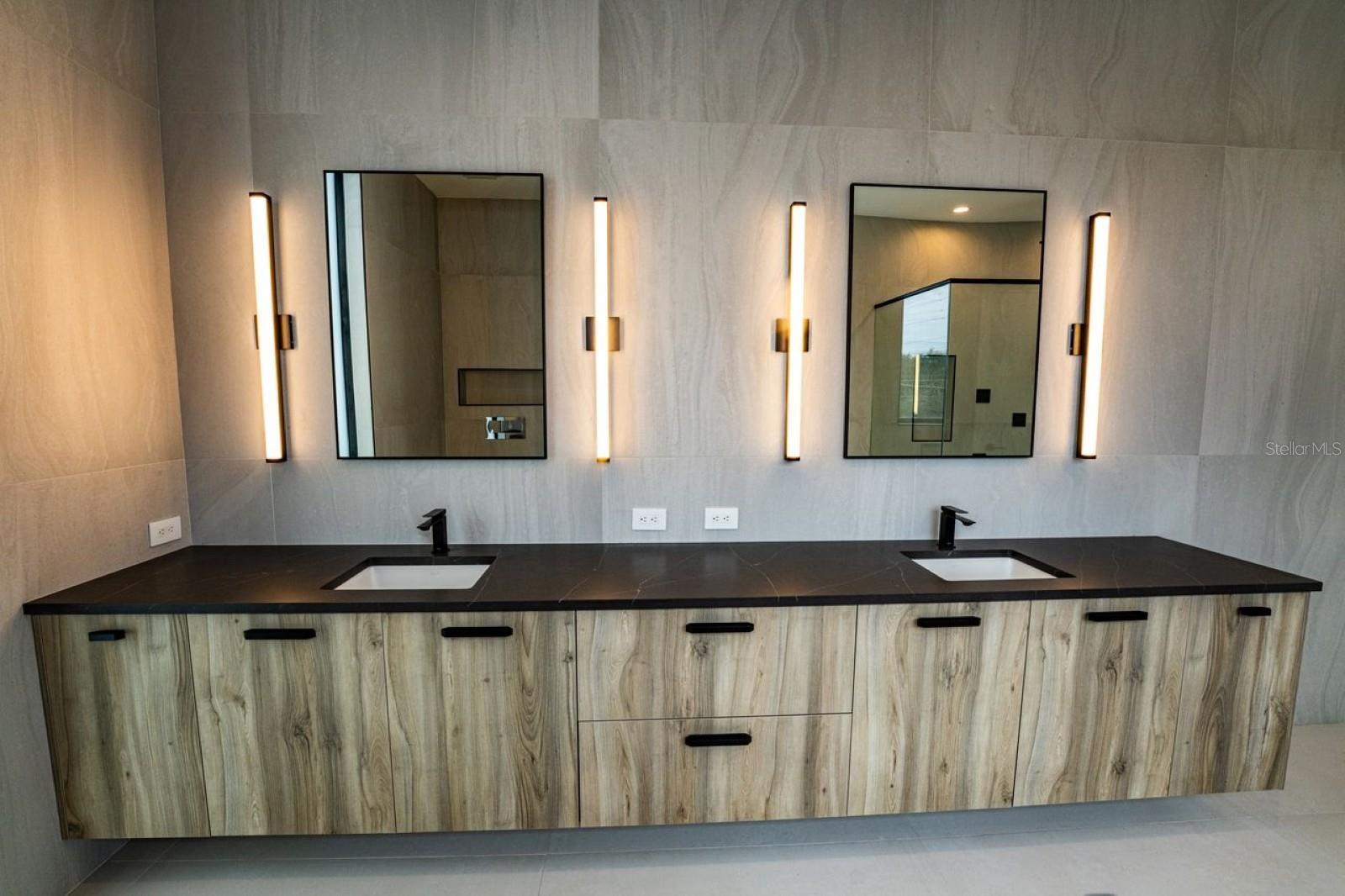 Image 52 of 83 For 3010 Trilby Avenue