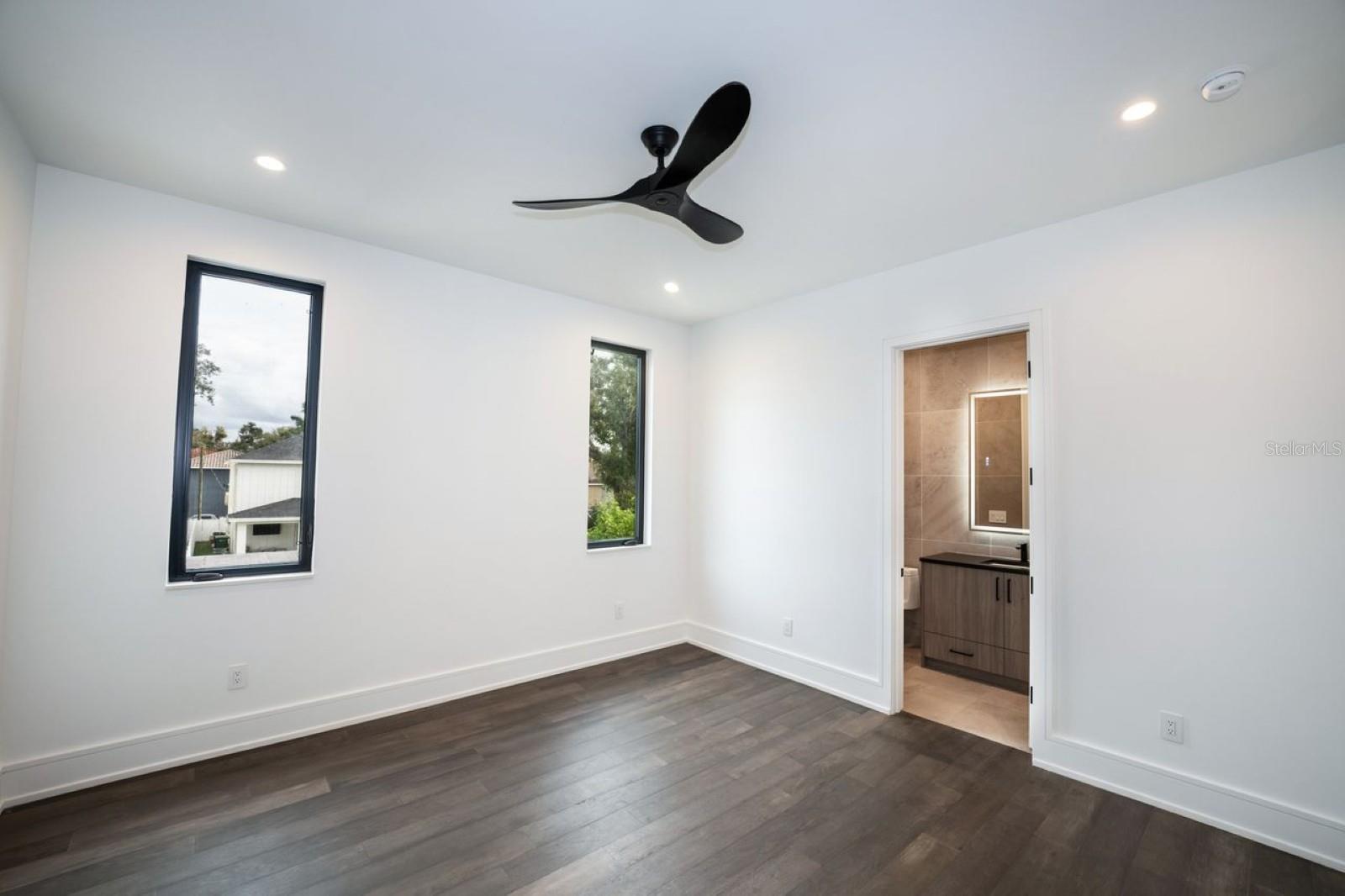 Image 72 of 83 For 3010 Trilby Avenue